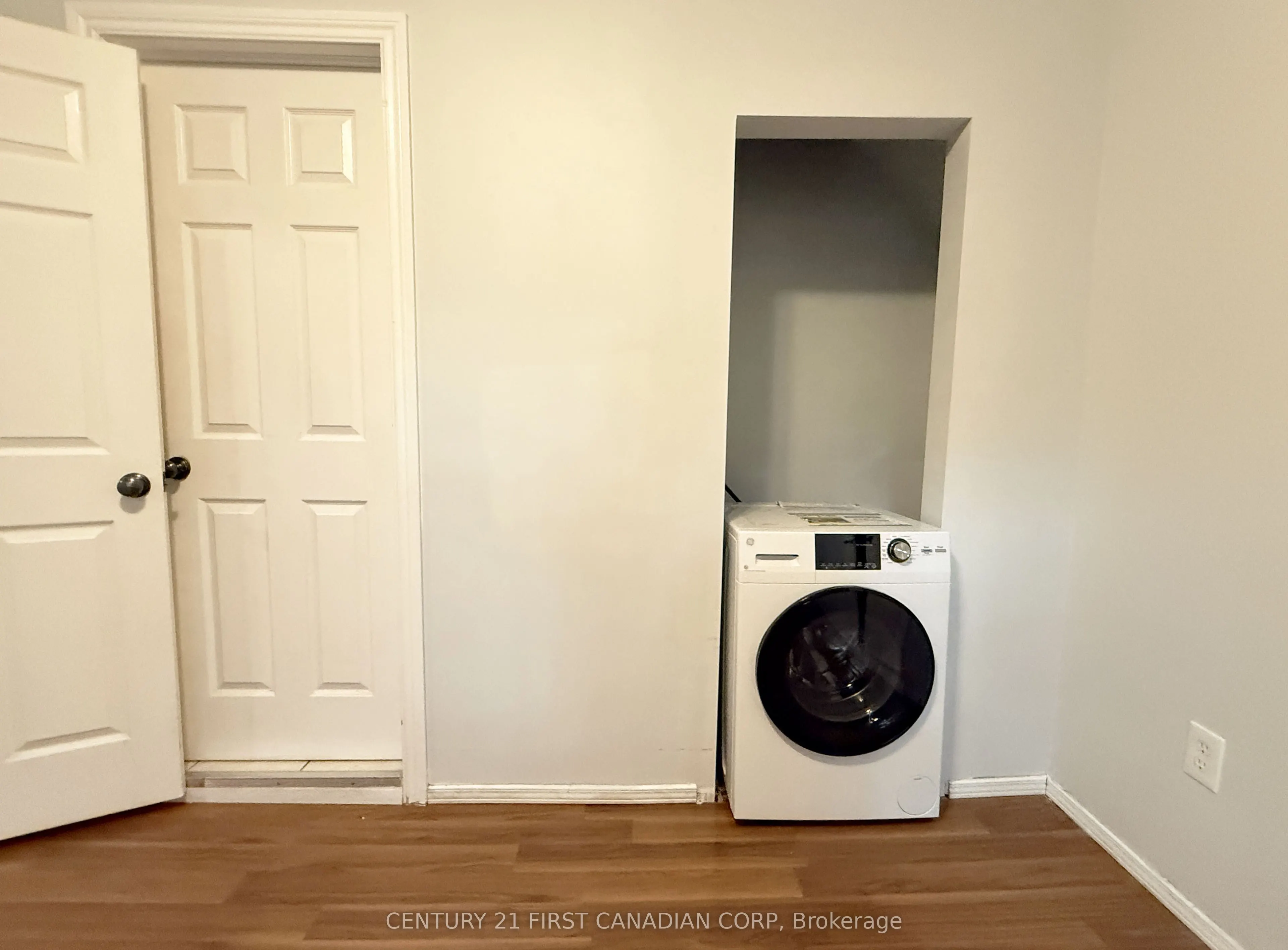 1 Waverley Place #4