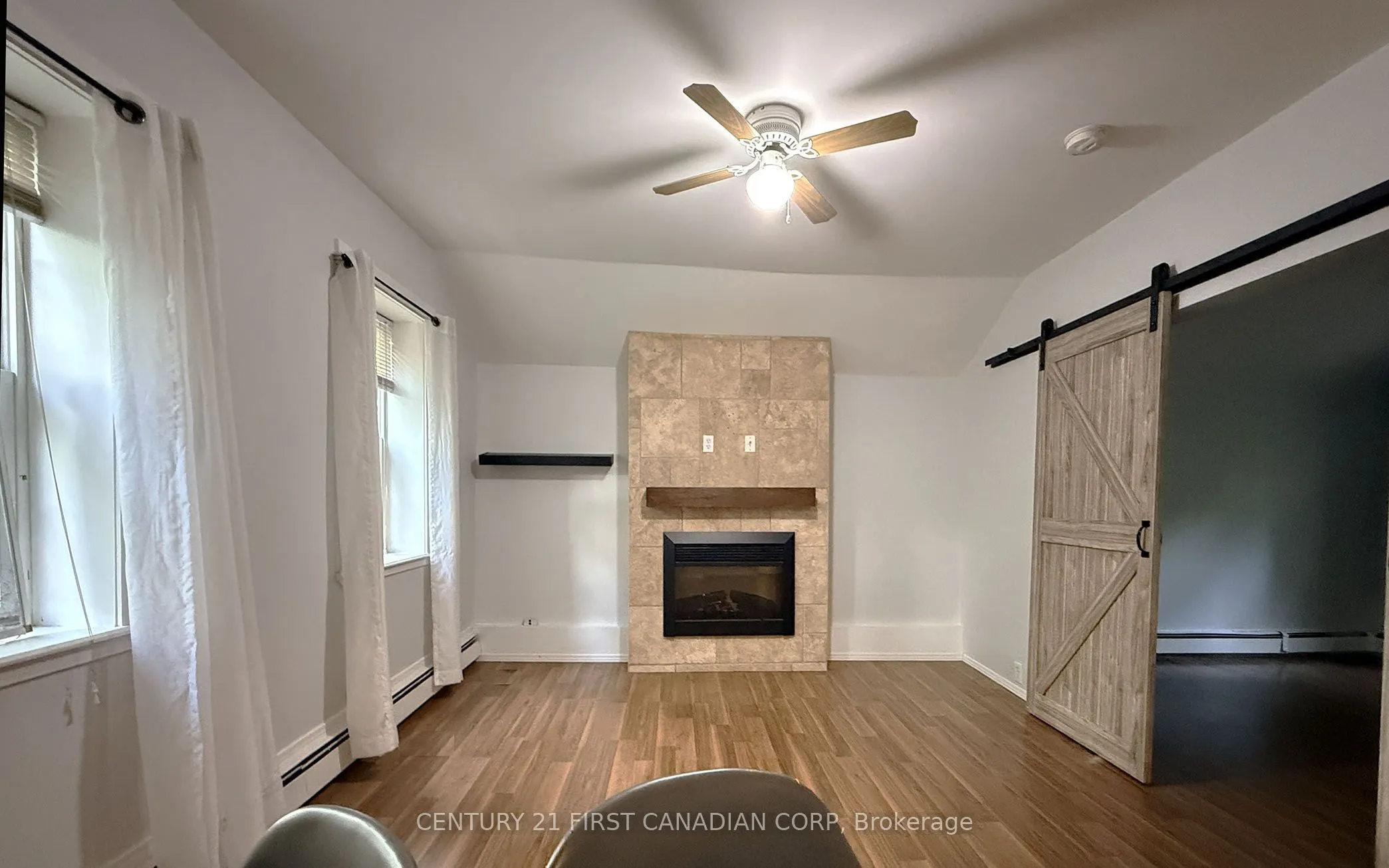 1 Waverley Place #4