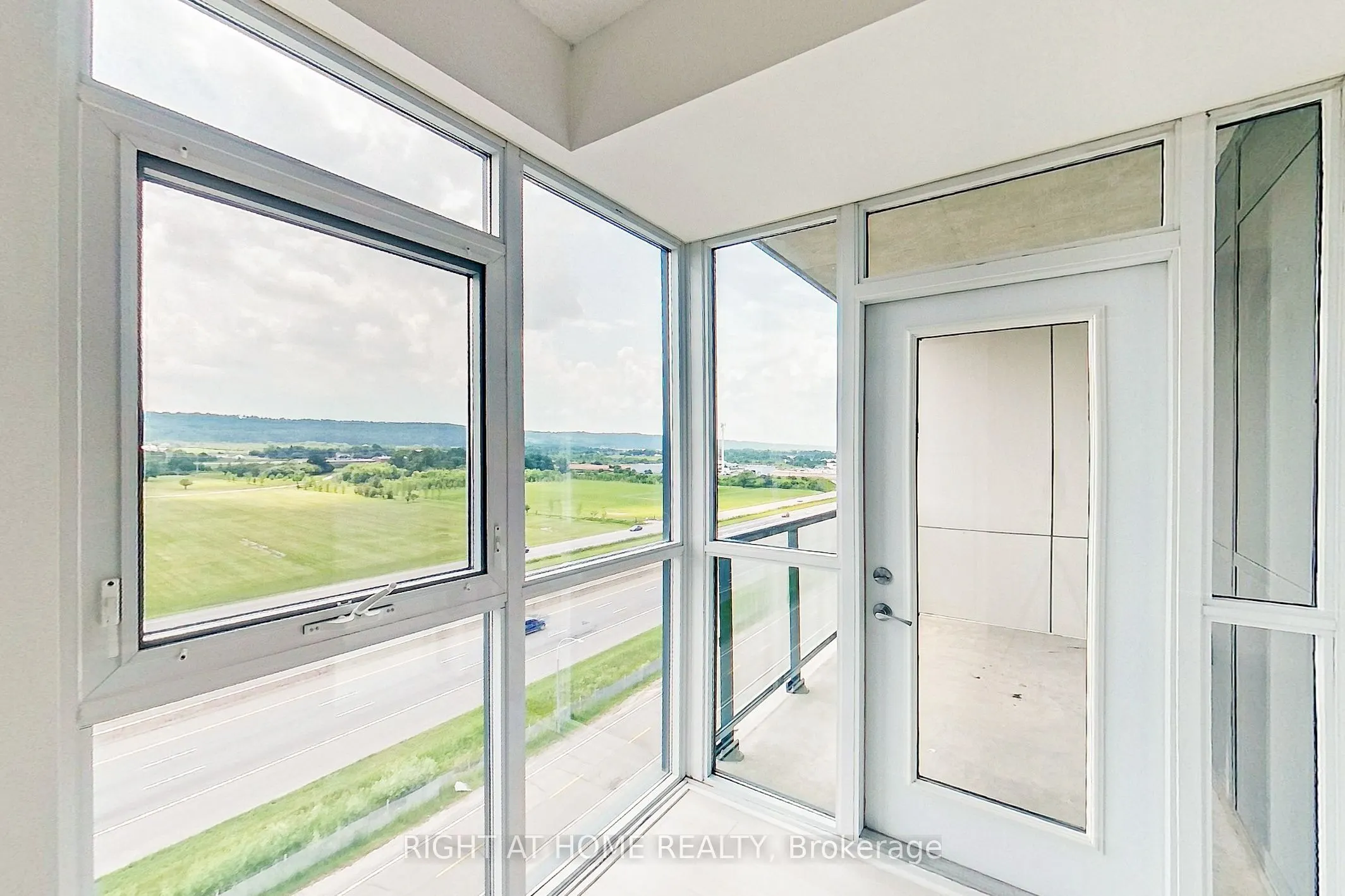 550 North Service Road #809