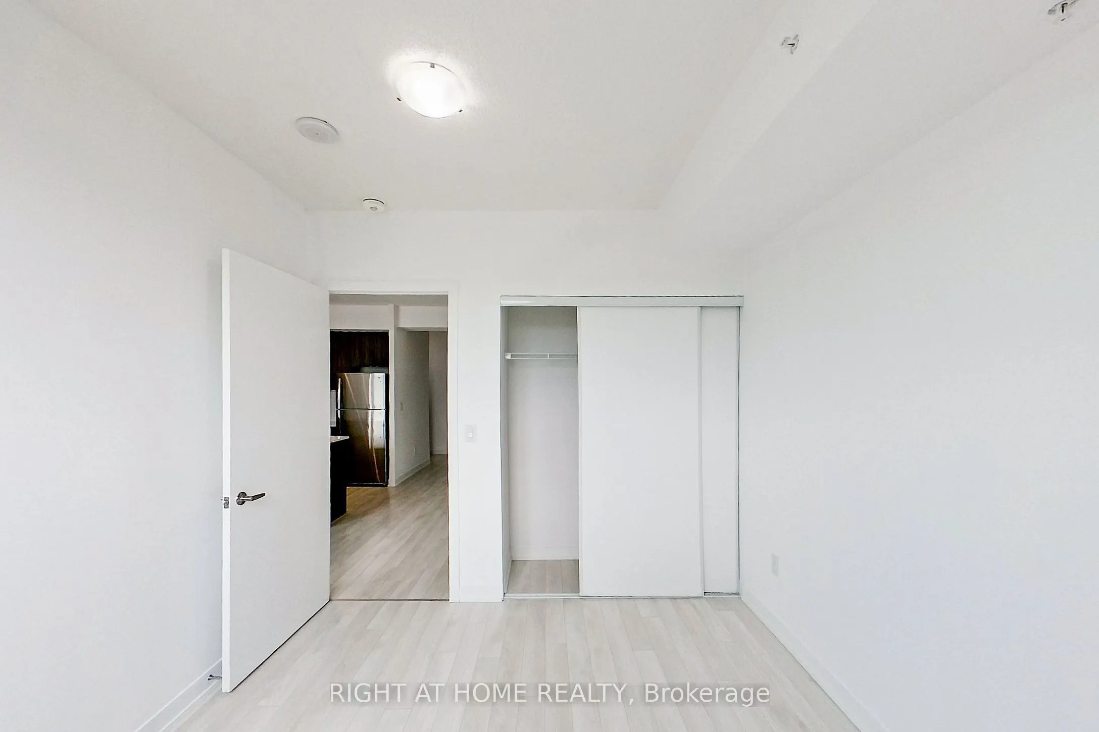 550 North Service Road #809