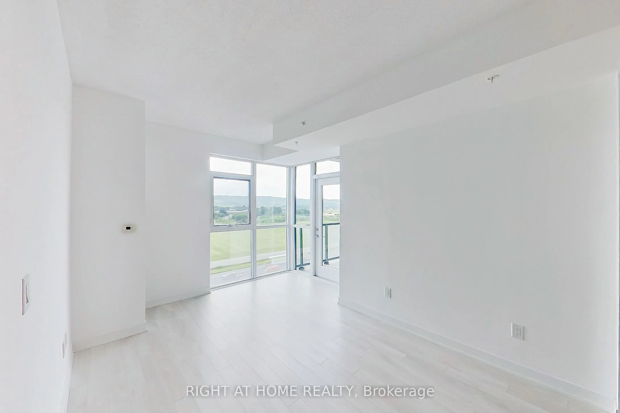 550 North Service Road #809