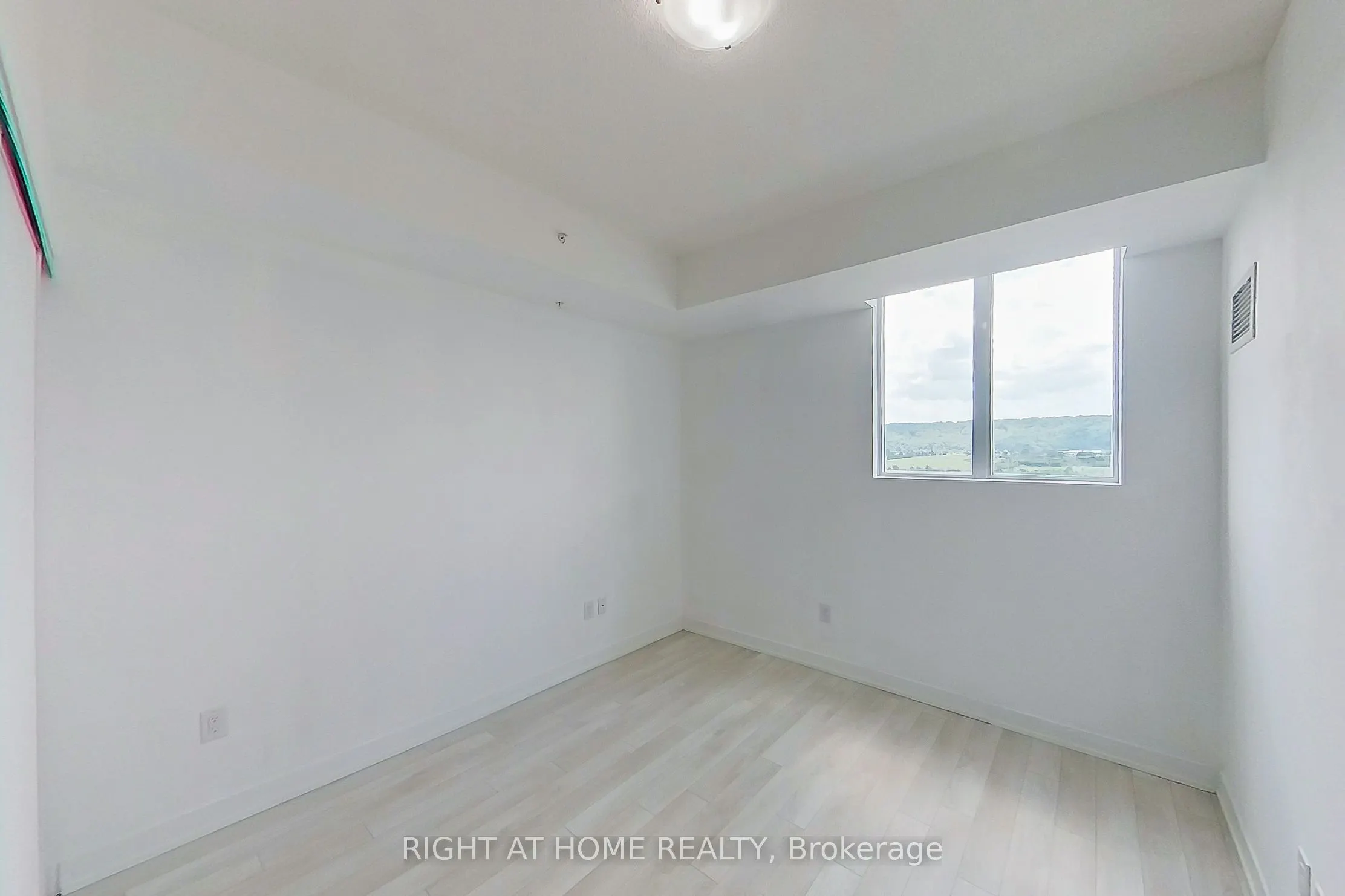 550 North Service Road #809
