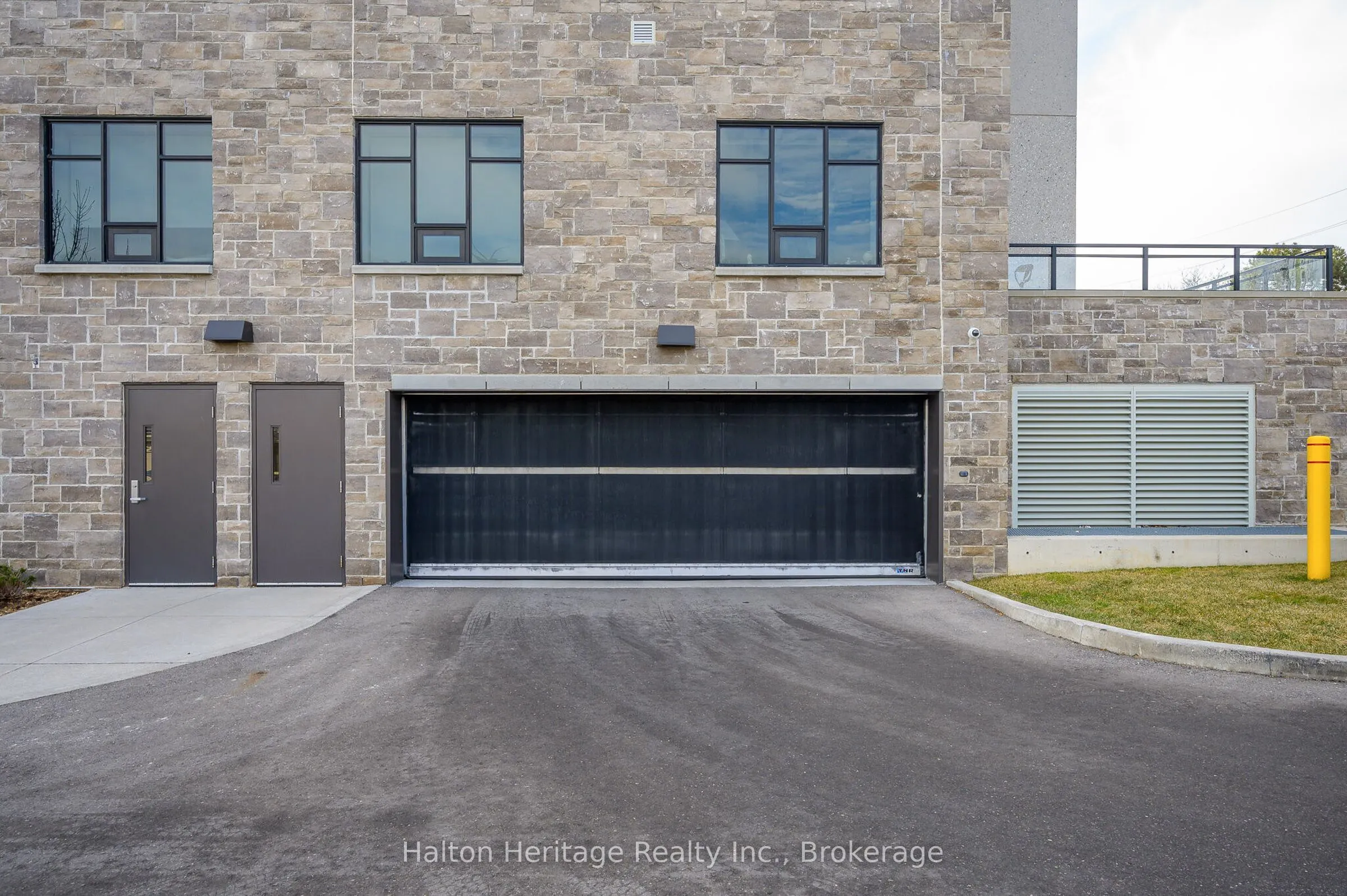 30 Hamilton Street S #313
