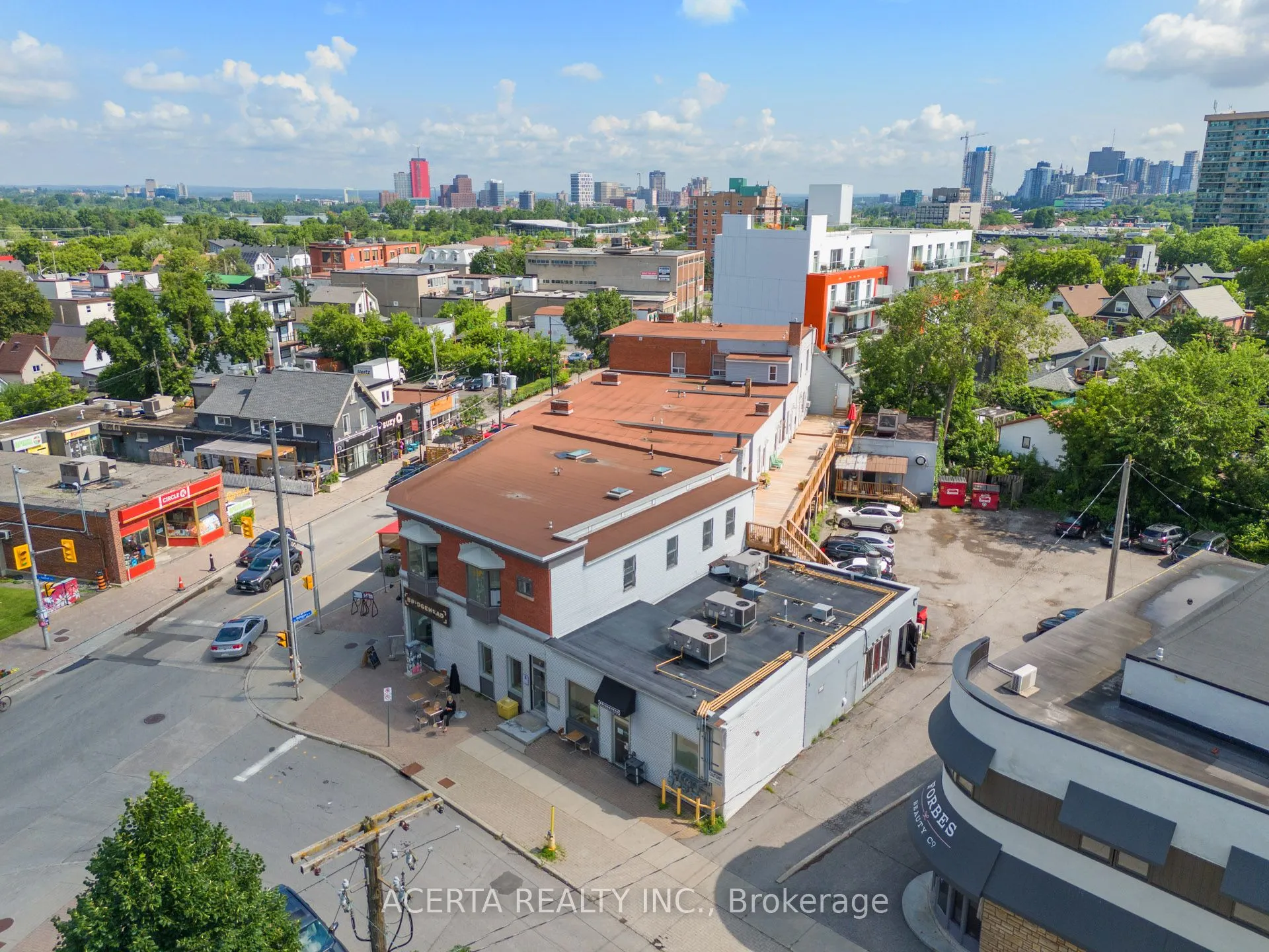 1008 WELLINGTON Street W