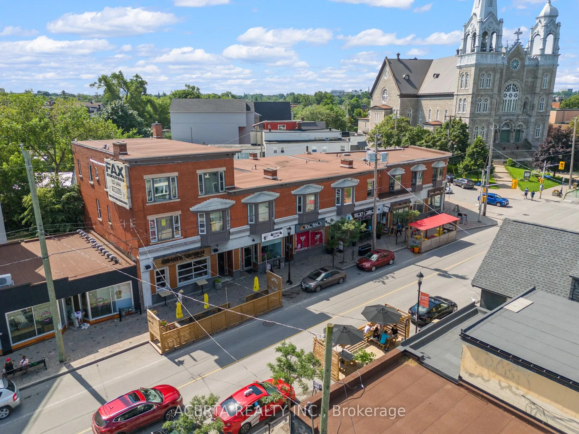 1008 WELLINGTON Street W
