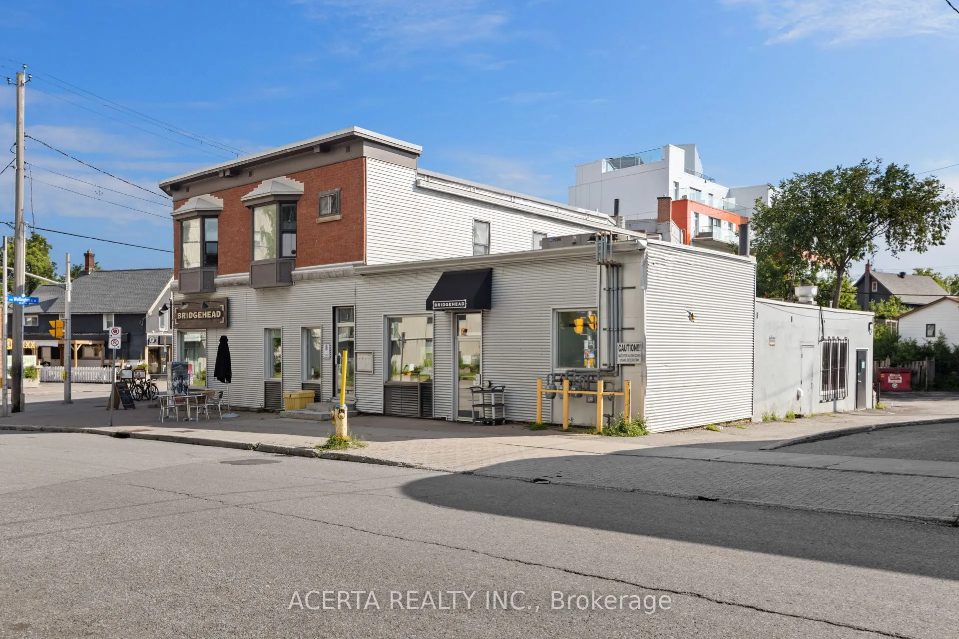 1008 WELLINGTON Street W