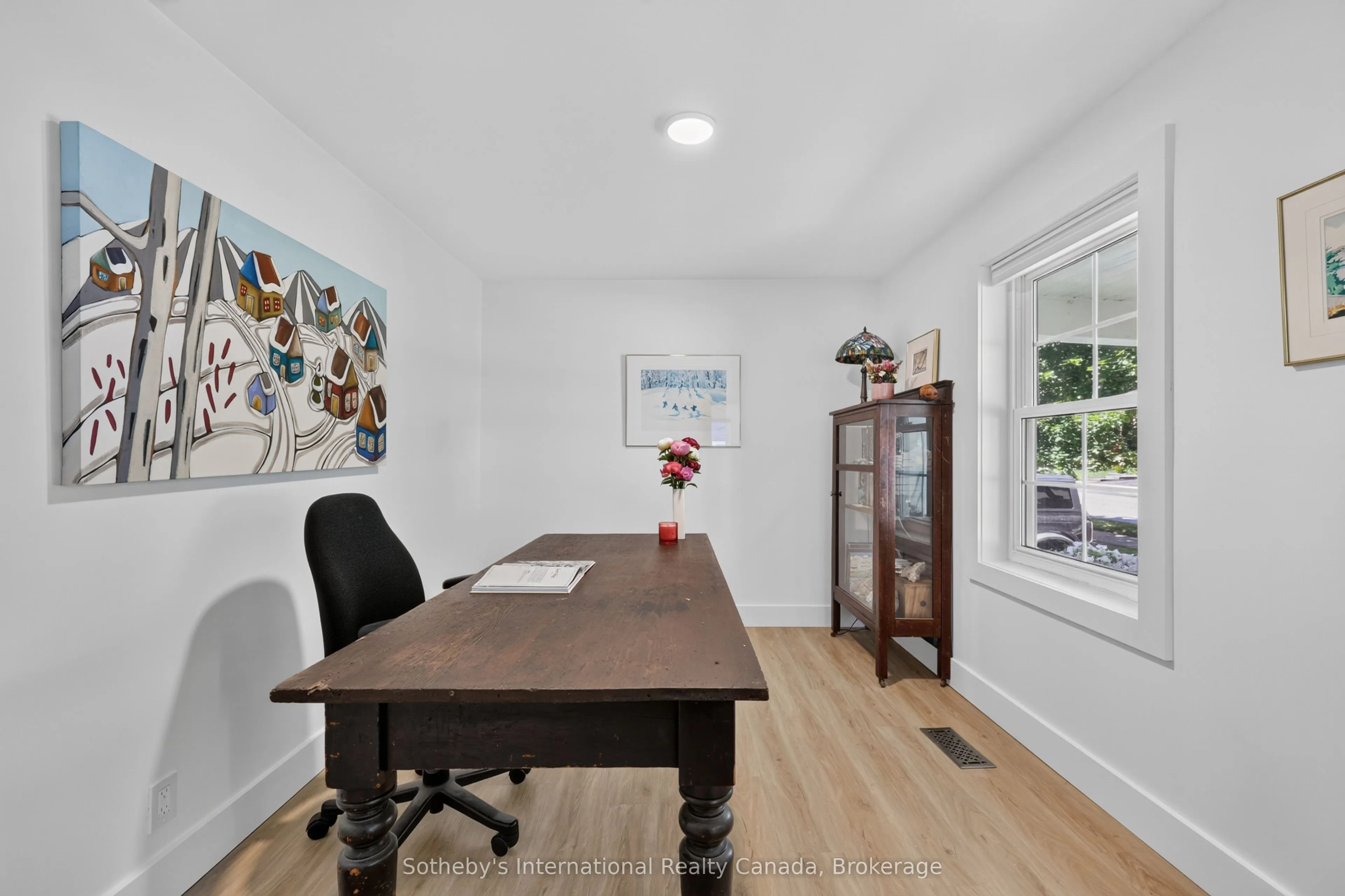 131 Bruce Street S