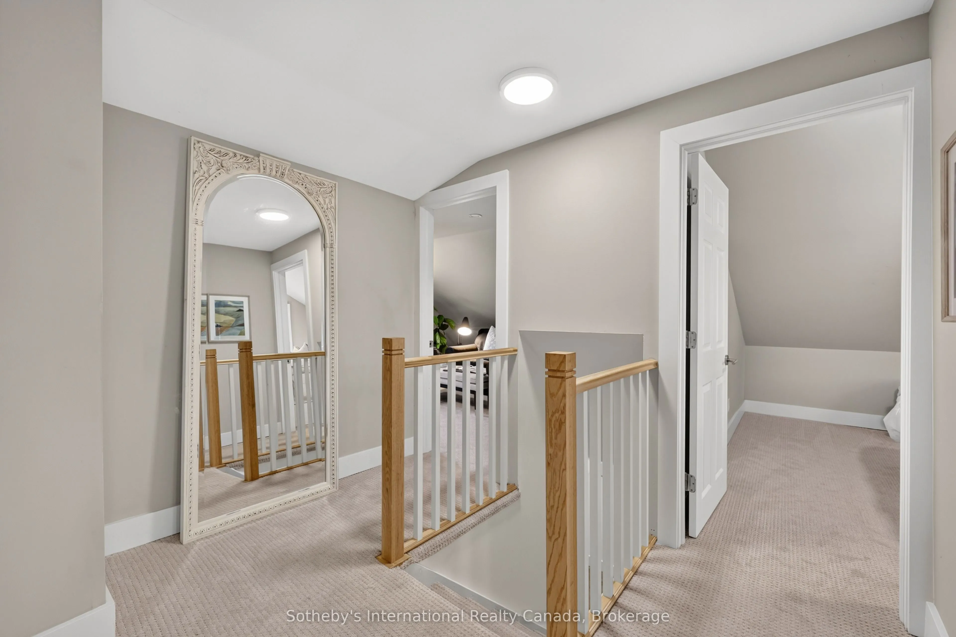 131 Bruce Street S