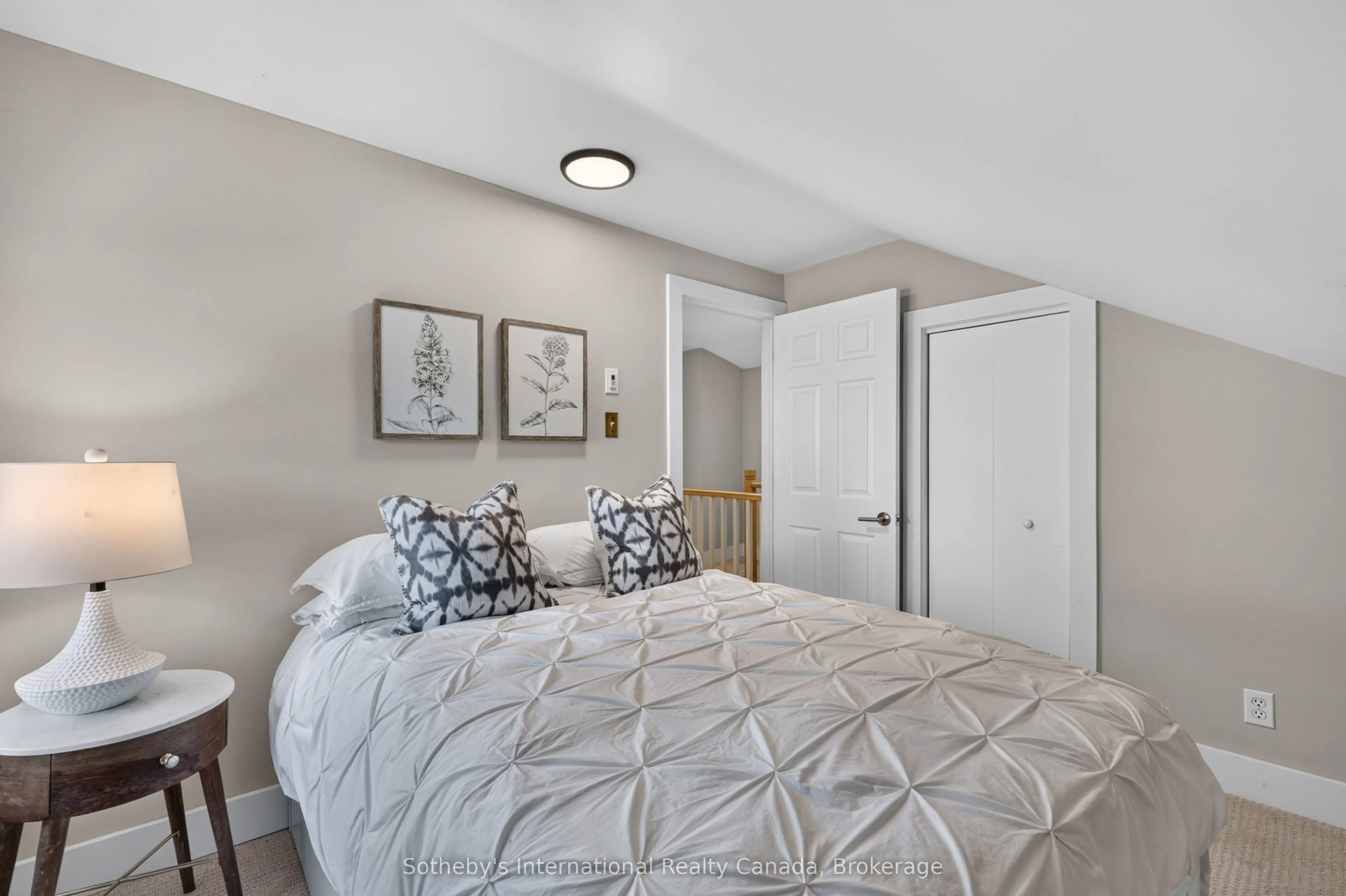 131 Bruce Street S