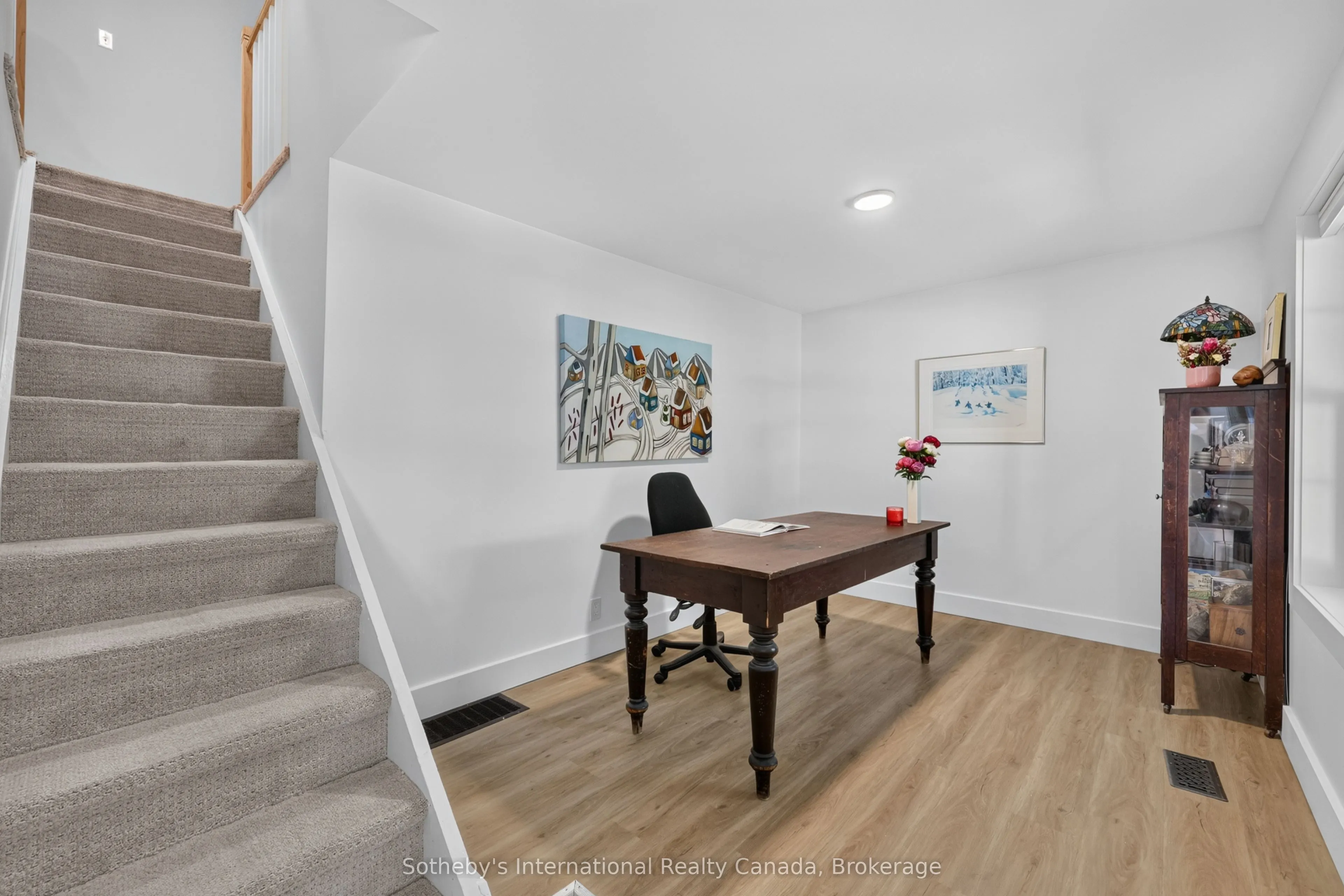 131 Bruce Street S