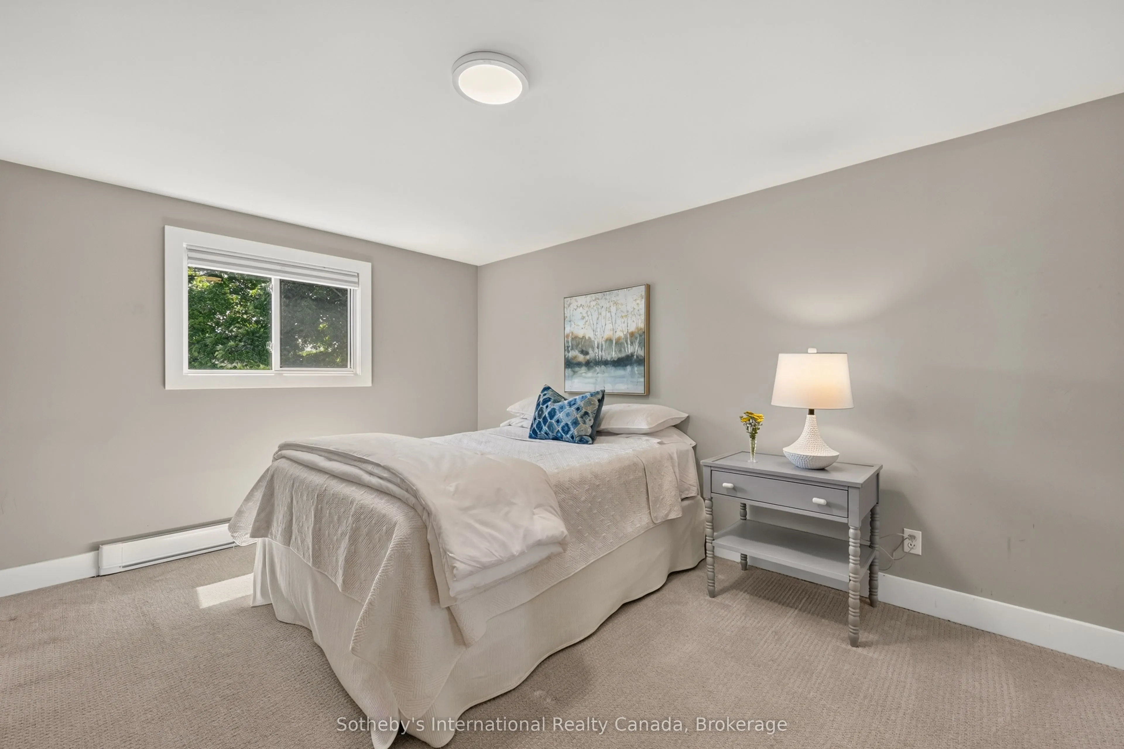 131 Bruce Street S