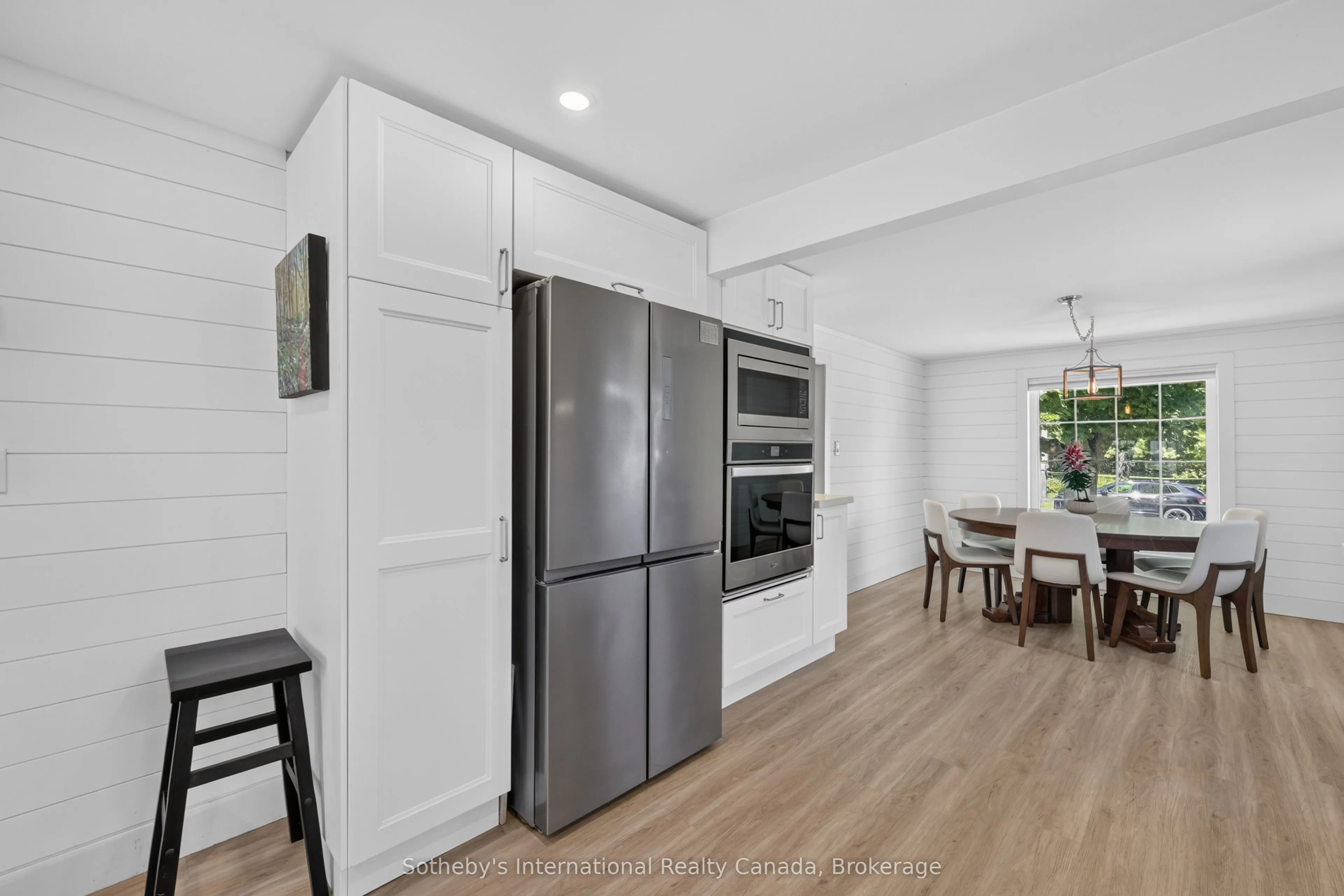 131 Bruce Street S