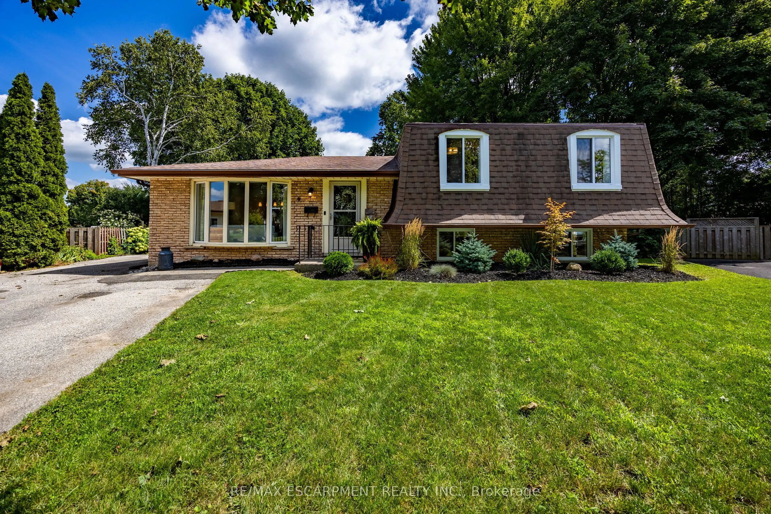 9 Normandy Circle
