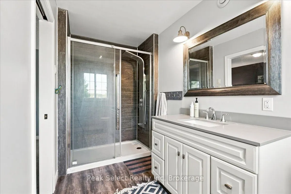 180 Ridgewood Crescent