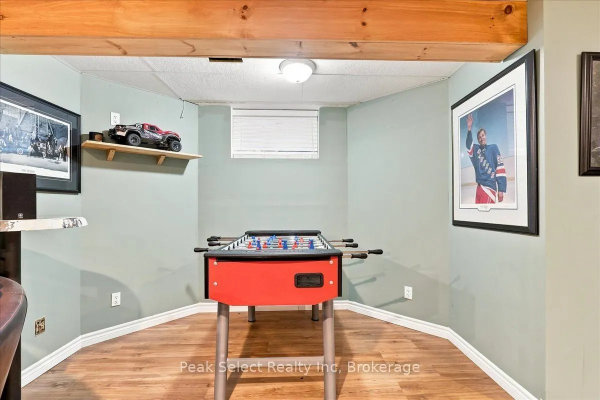 180 Ridgewood Crescent