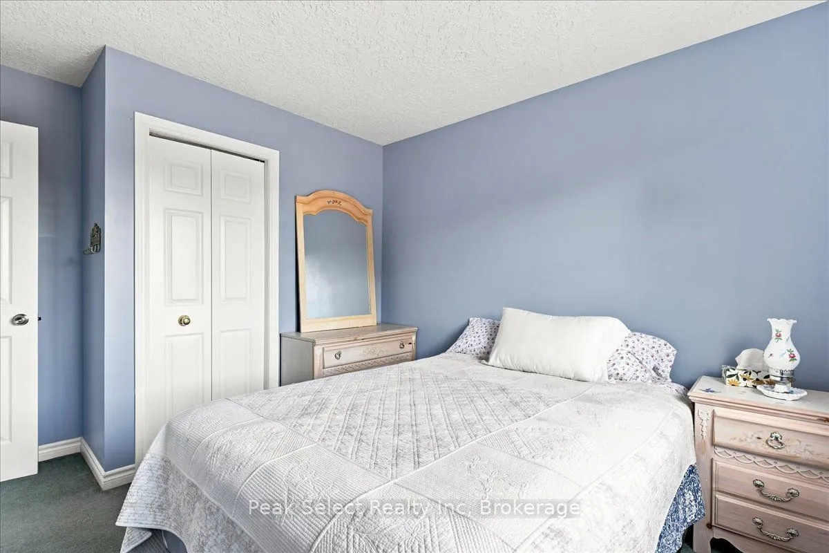 180 Ridgewood Crescent