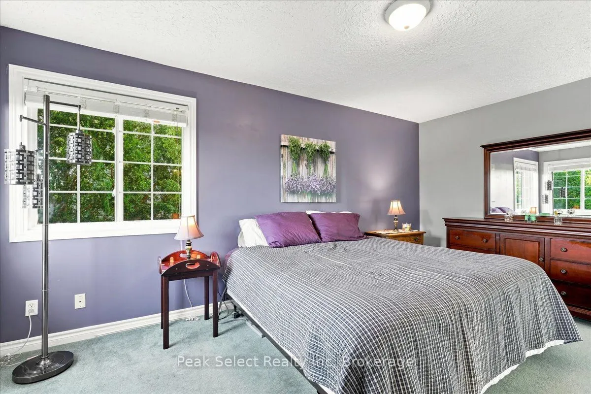 180 Ridgewood Crescent
