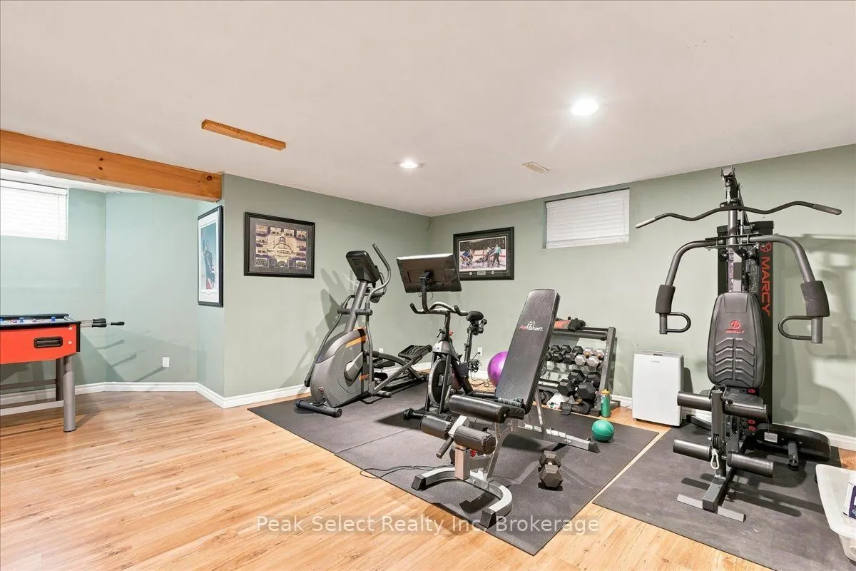 180 Ridgewood Crescent