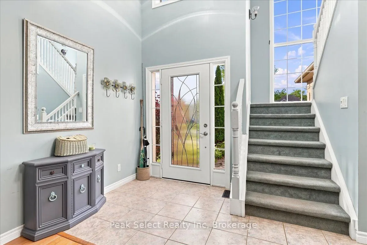 180 Ridgewood Crescent