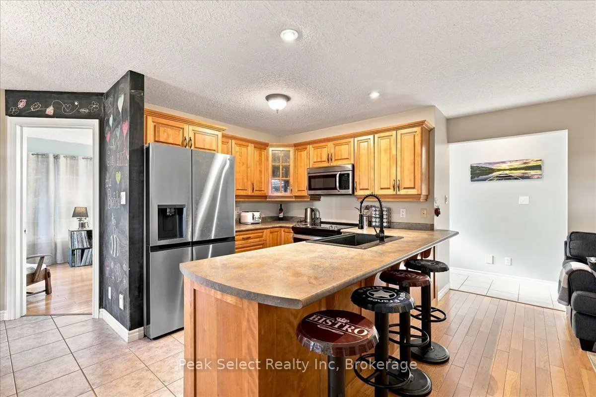 180 Ridgewood Crescent