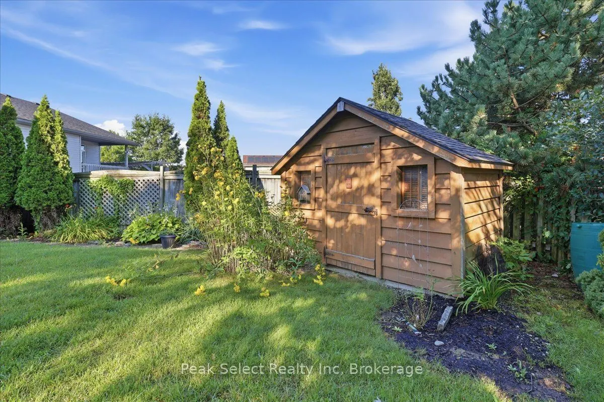 180 Ridgewood Crescent
