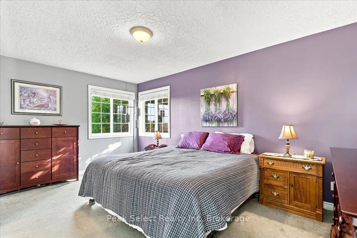 180 Ridgewood Crescent
