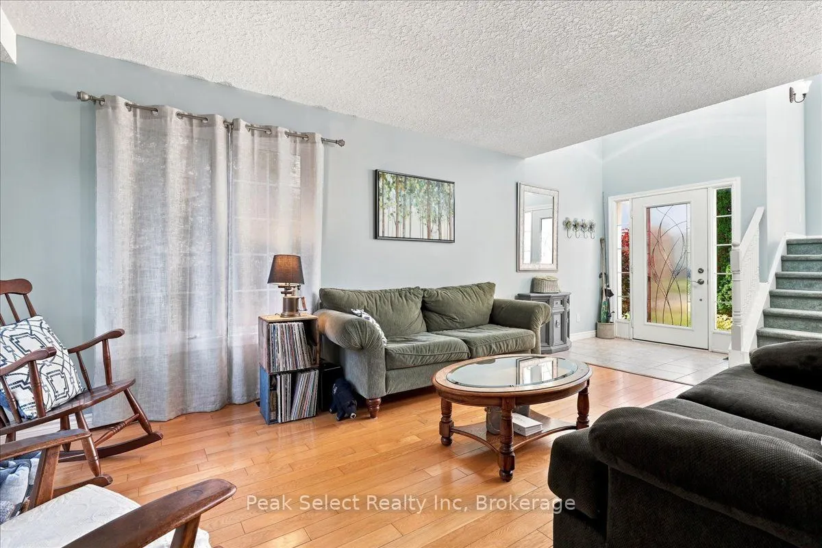 180 Ridgewood Crescent