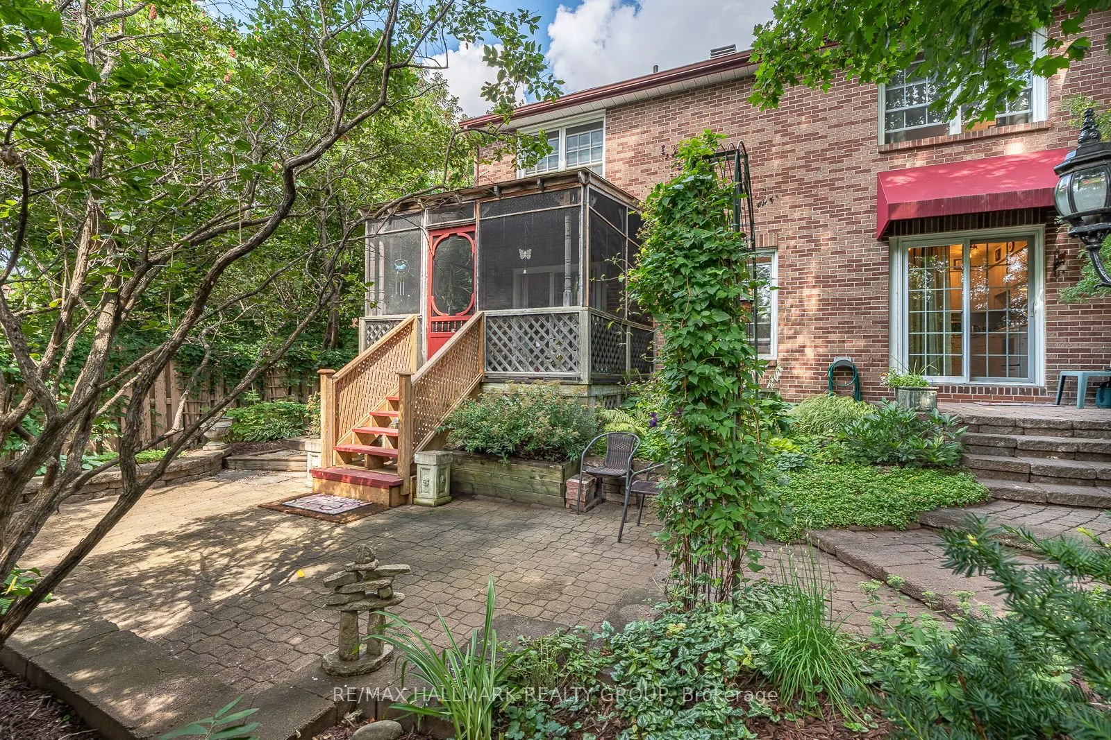 1898 RUSSELL Road #2