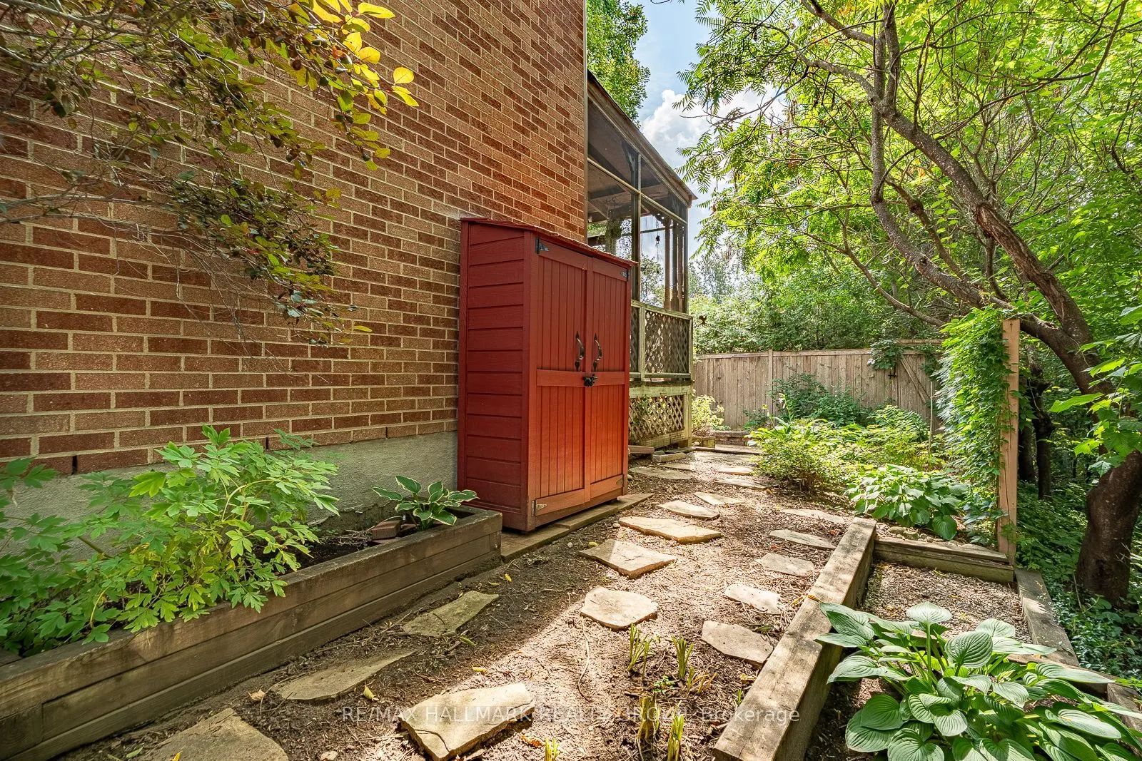 1898 RUSSELL Road #2