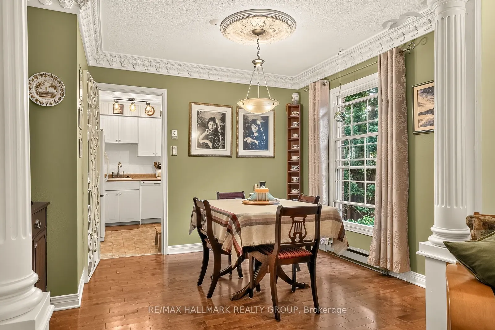 1898 RUSSELL Road #2