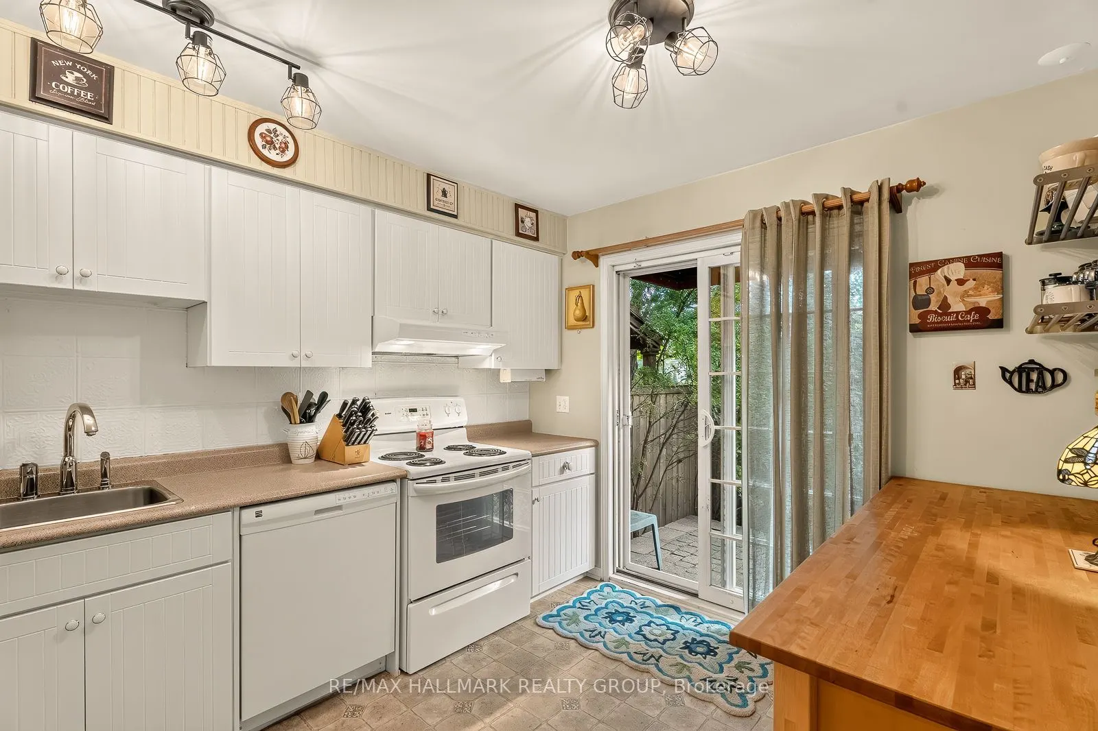 1898 RUSSELL Road #2