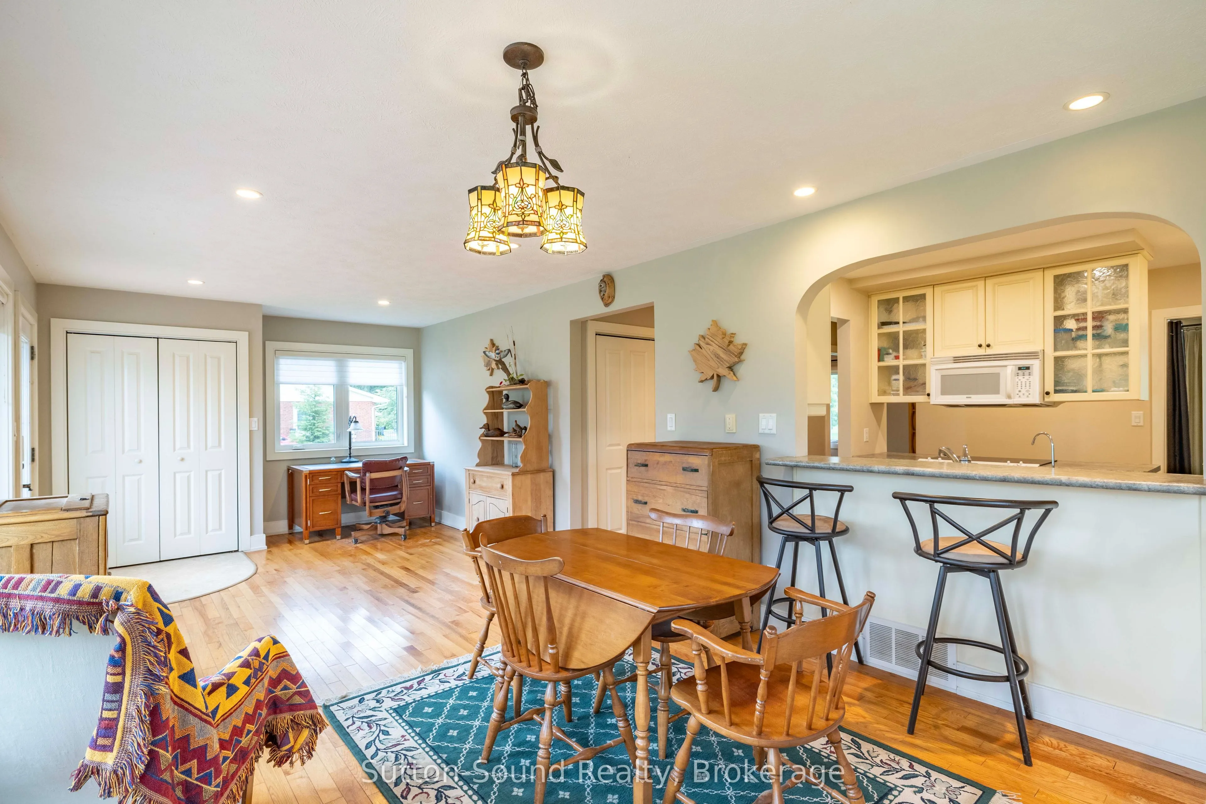 827 13th Street W