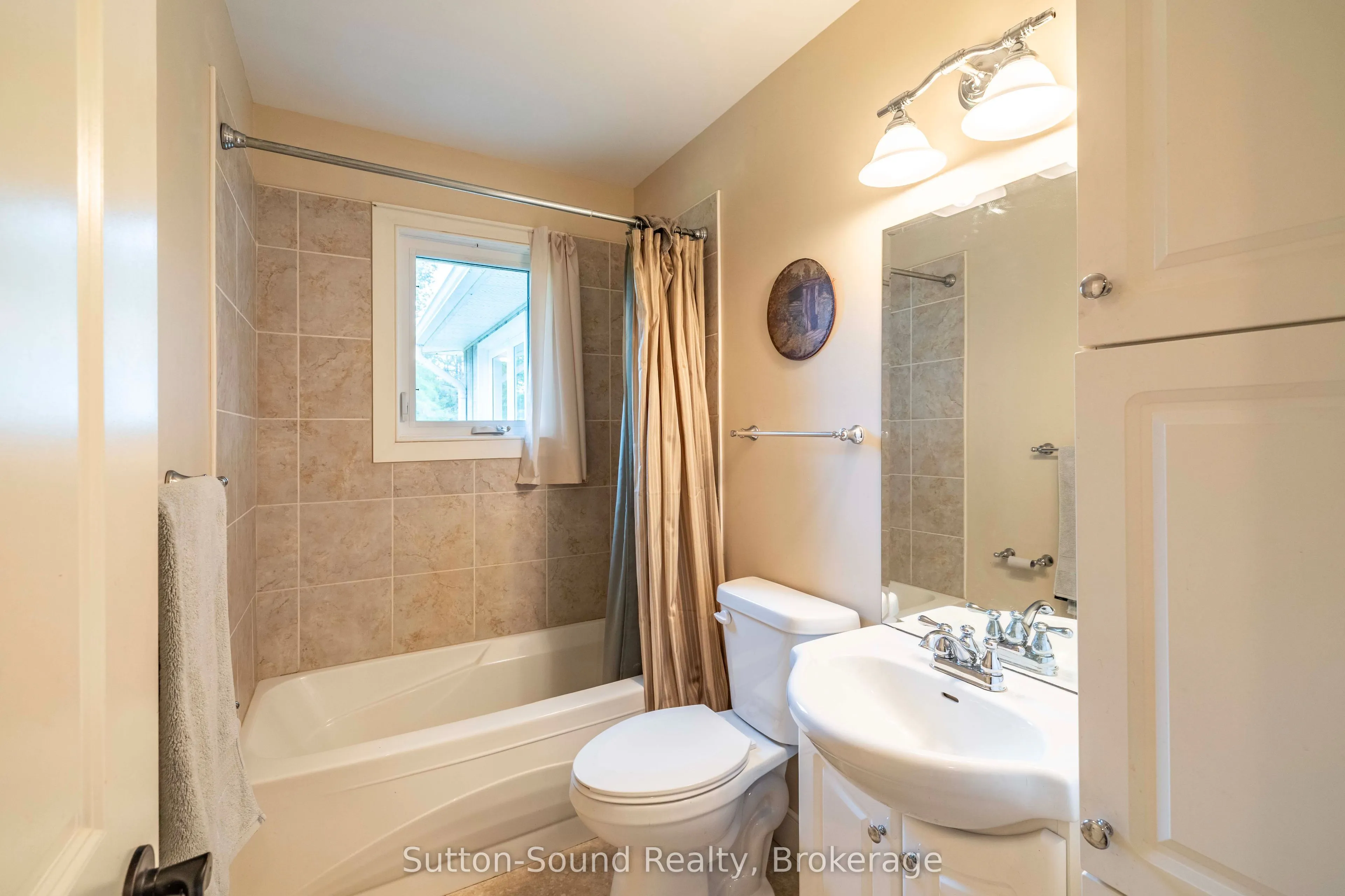 827 13th Street W