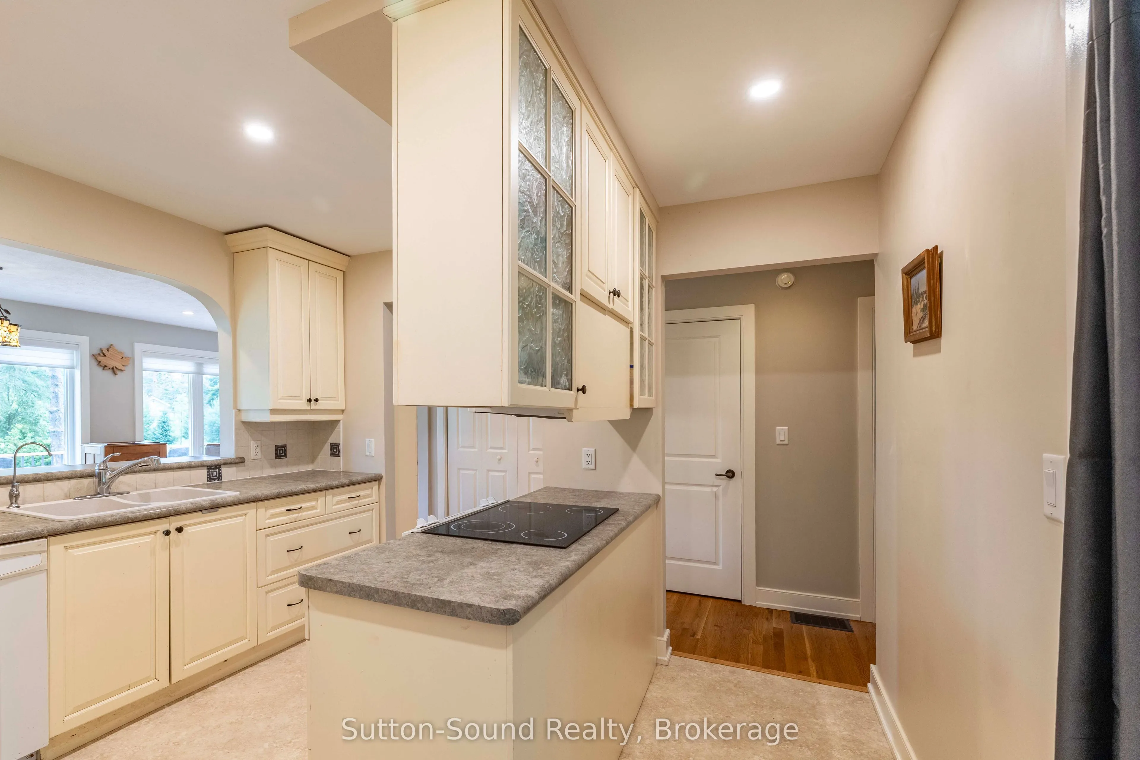 827 13th Street W