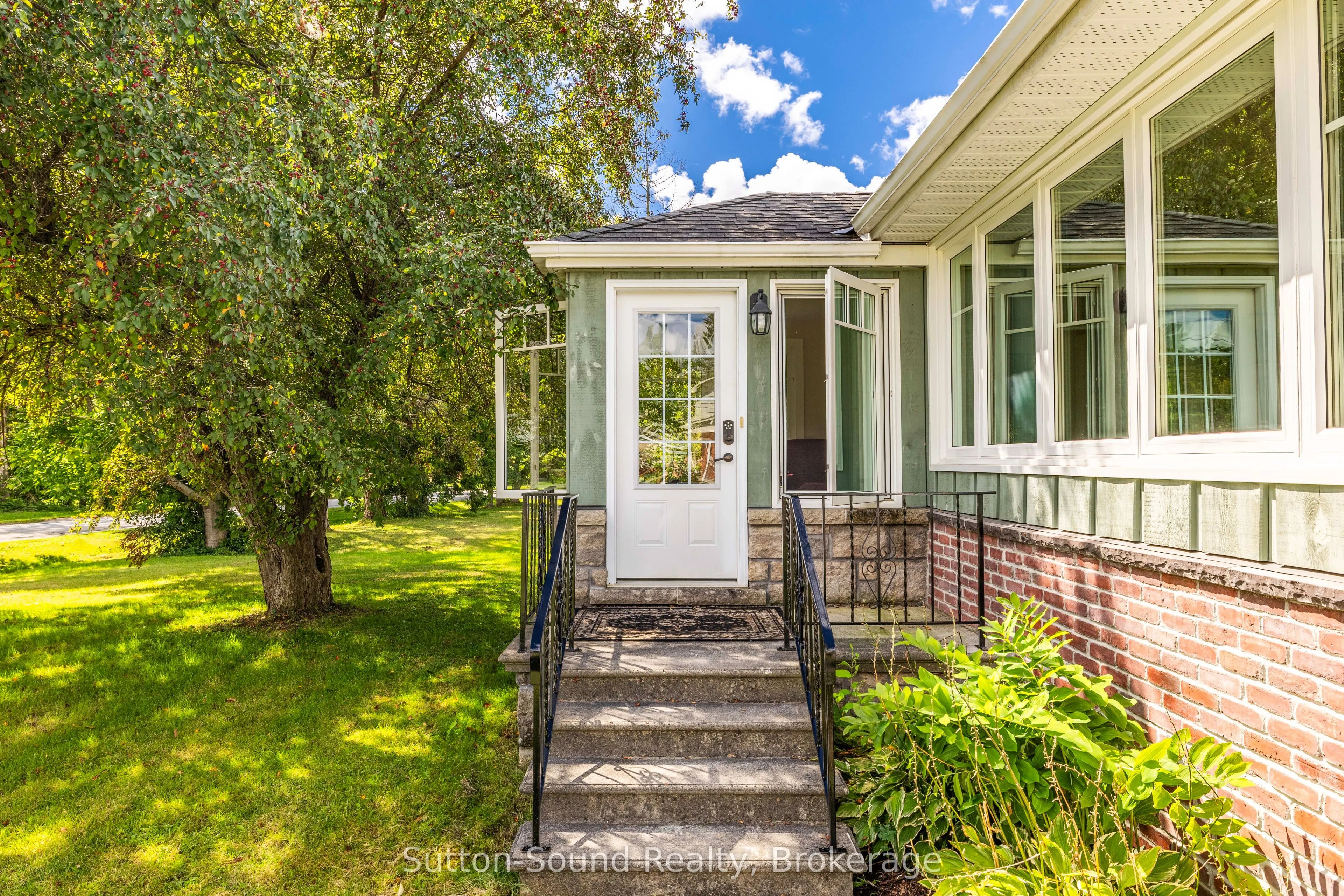 827 13th Street W