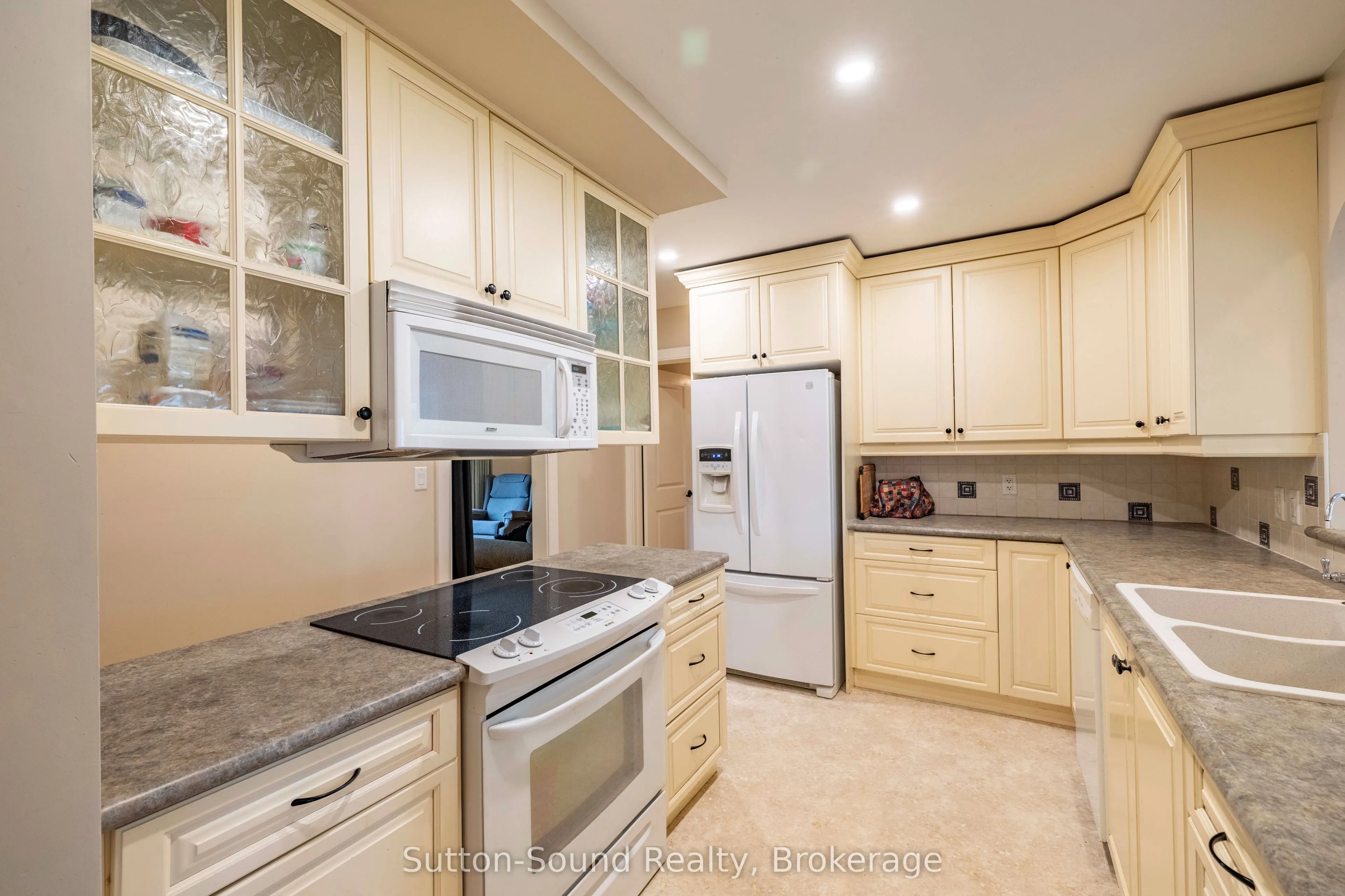 827 13th Street W