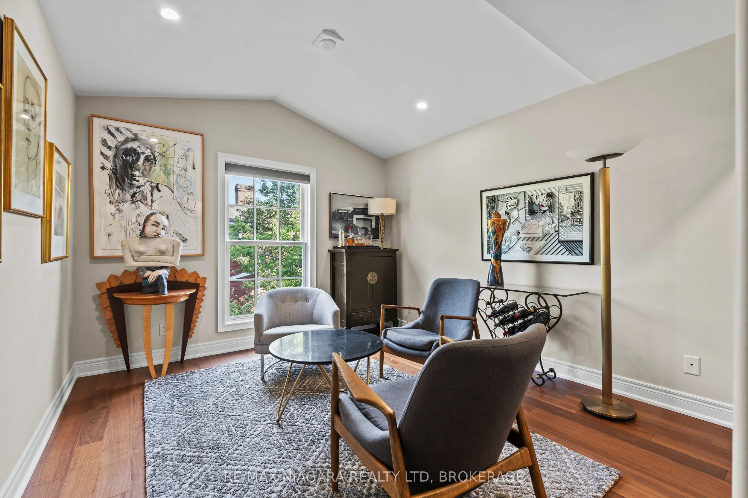 175 QUEEN Street #3
