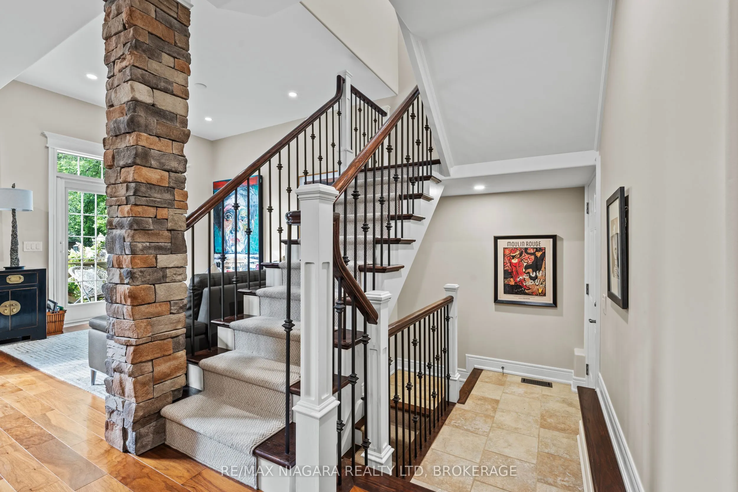 175 QUEEN Street #3