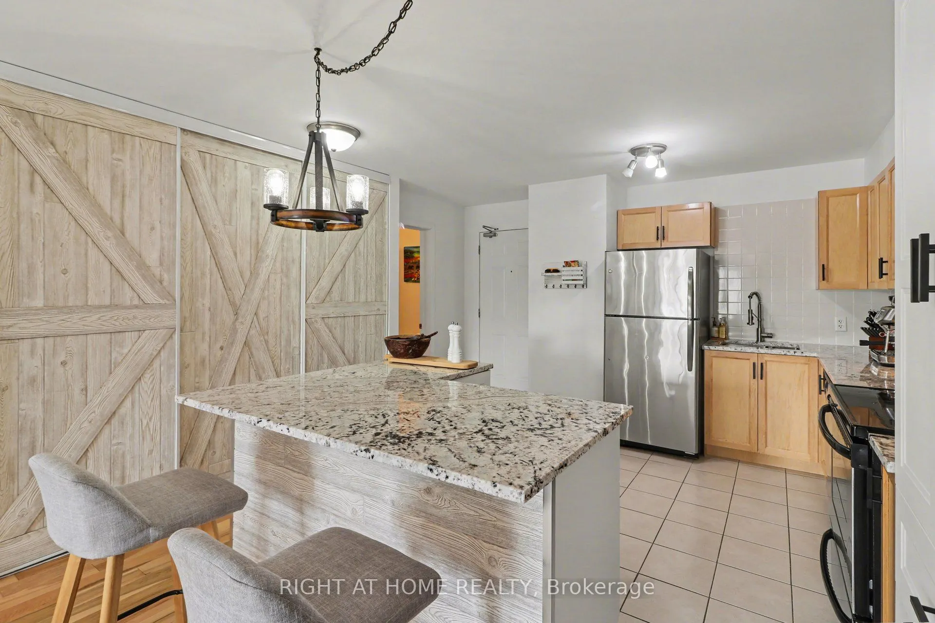 646 Cummings Avenue #202