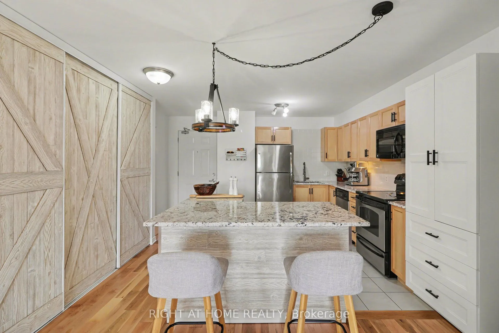 646 Cummings Avenue #202
