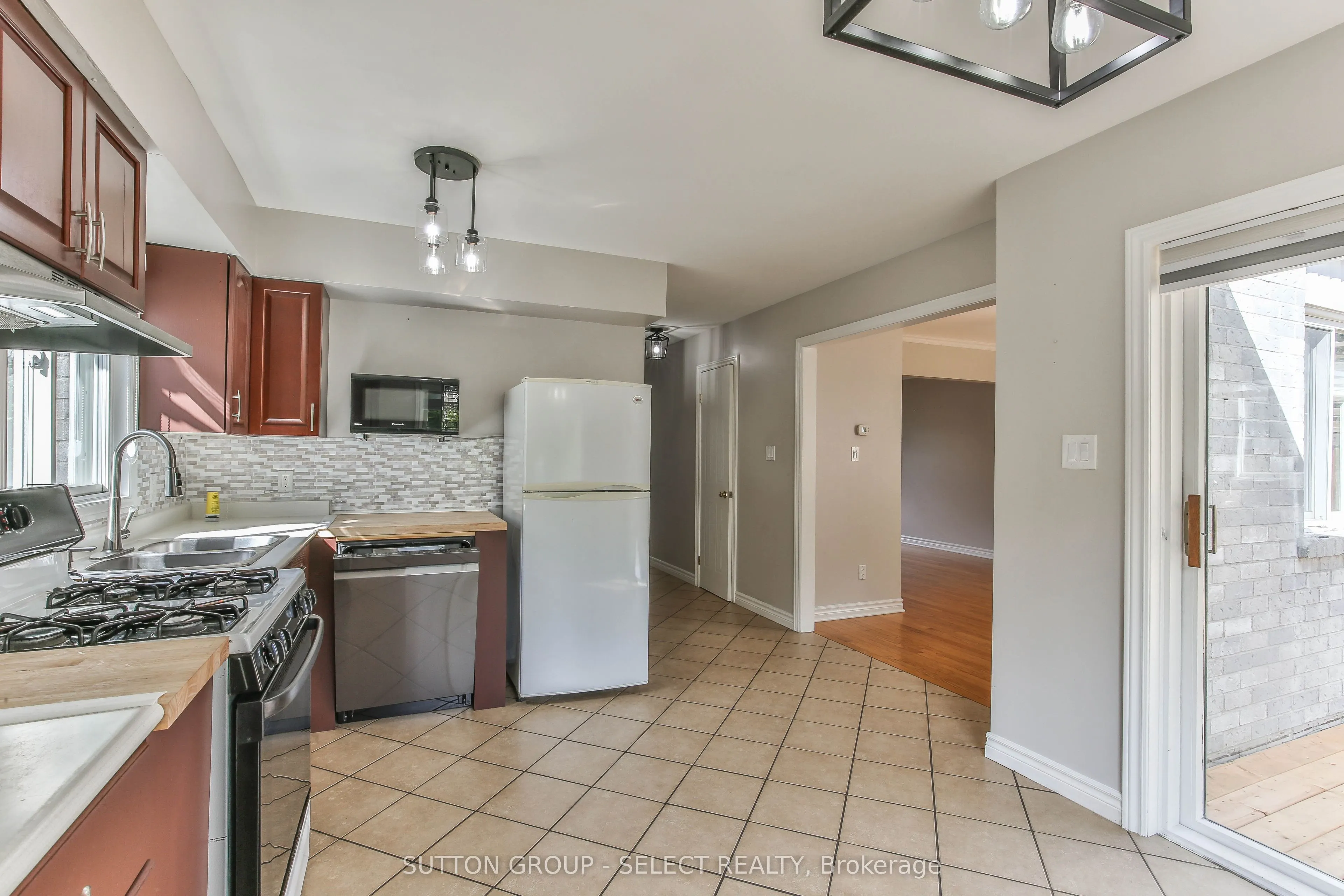 54 Sunrise Crescent