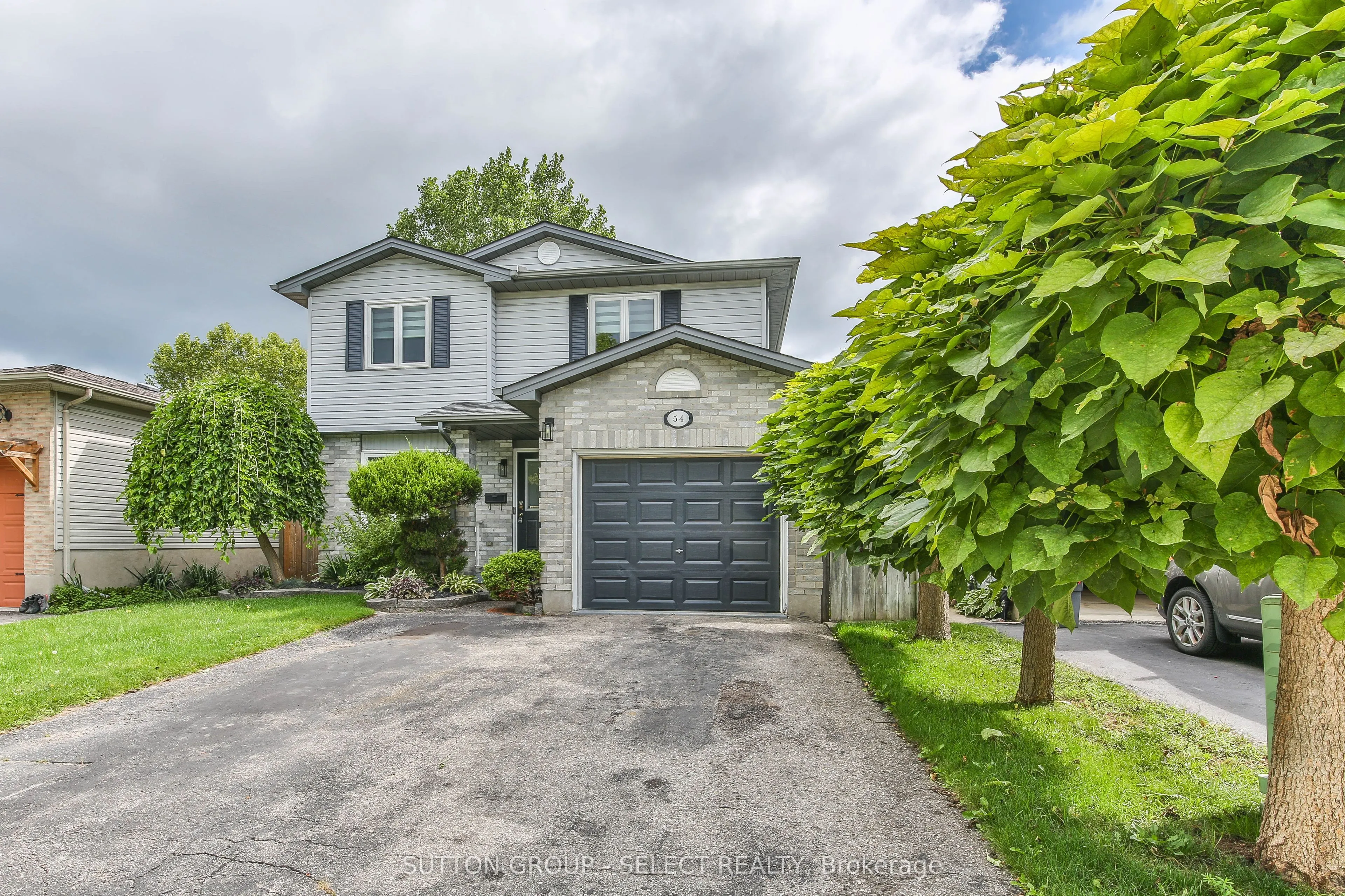 54 Sunrise Crescent
