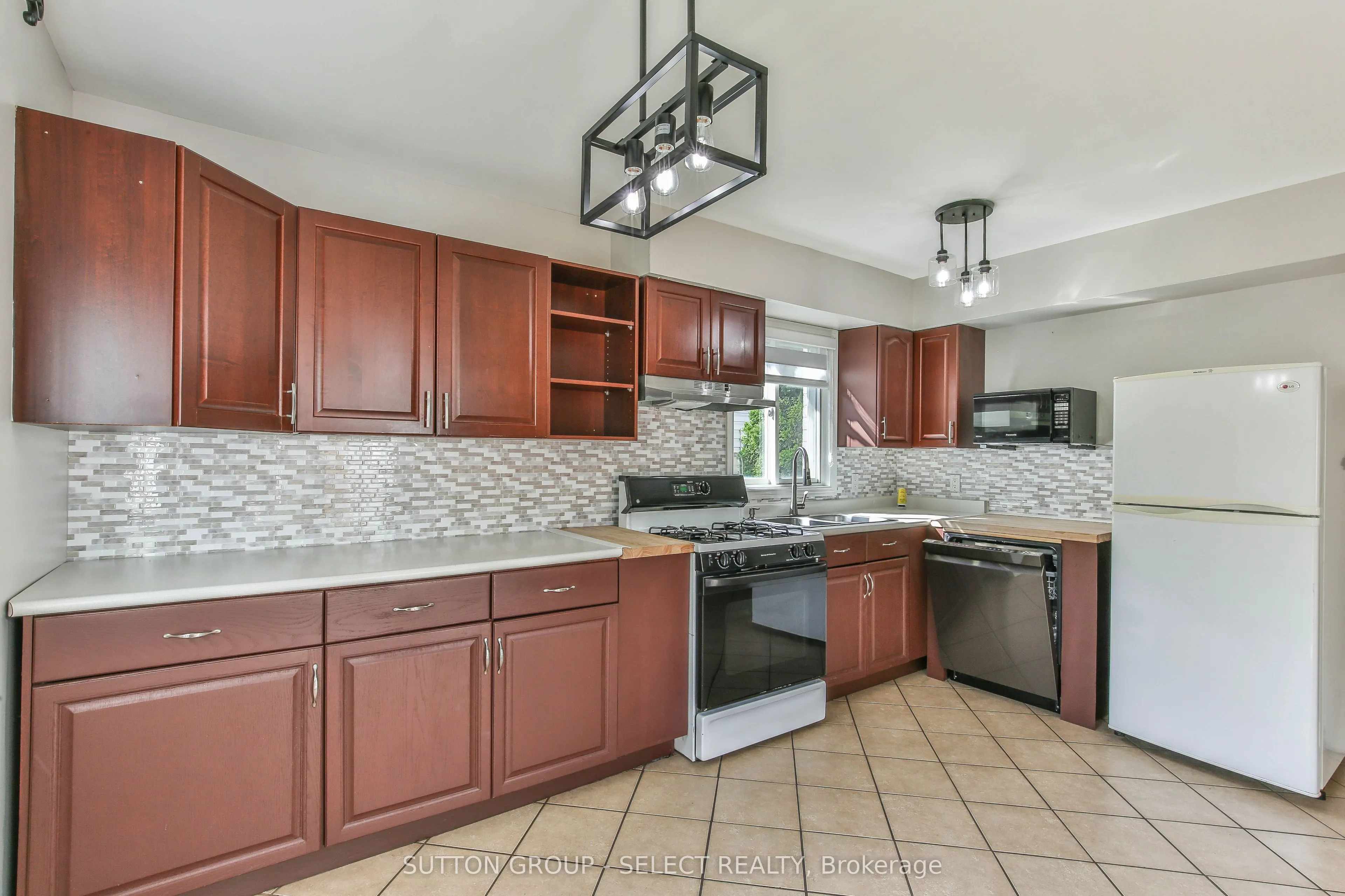 54 Sunrise Crescent