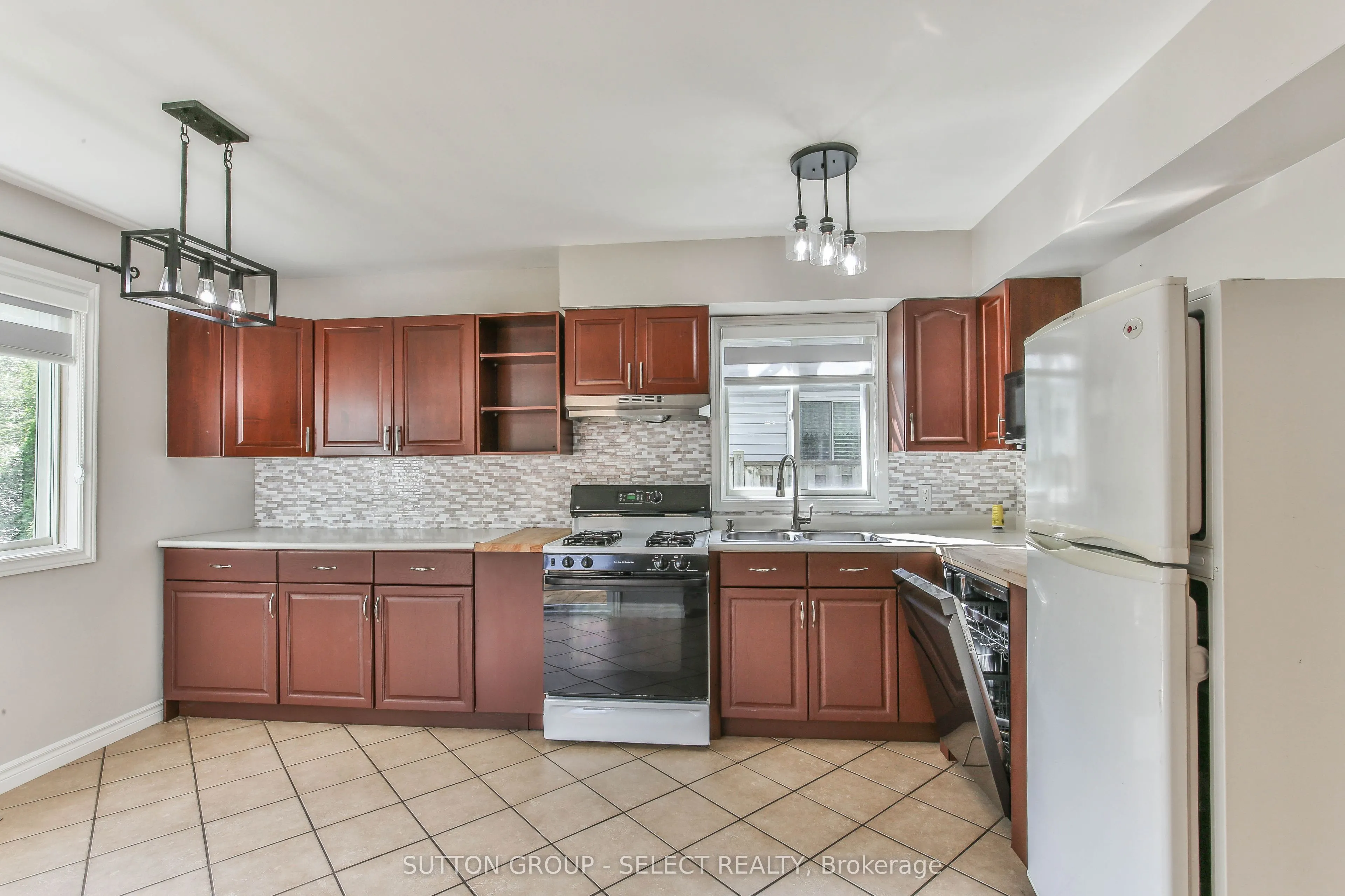 54 Sunrise Crescent