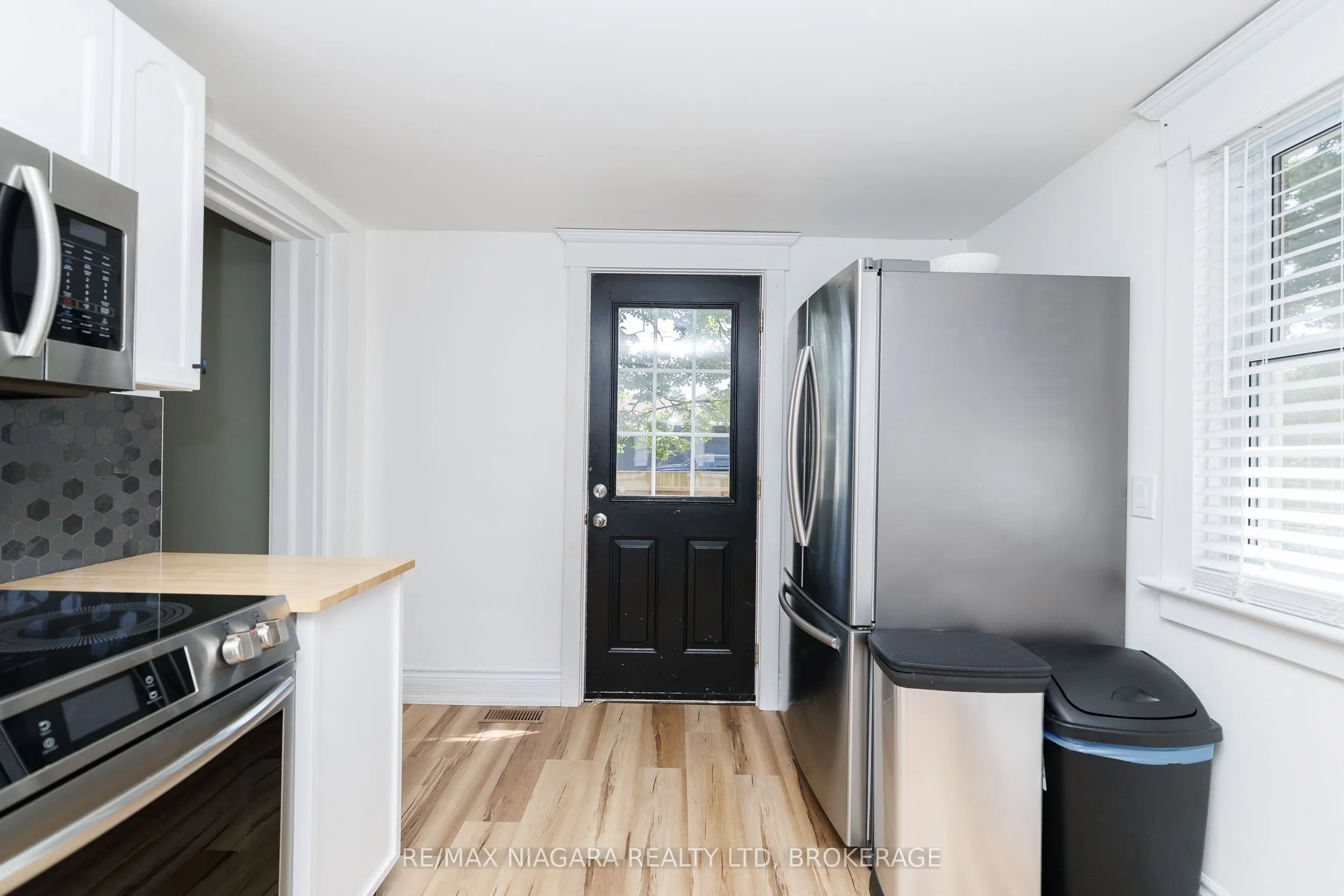 164 Kent Street