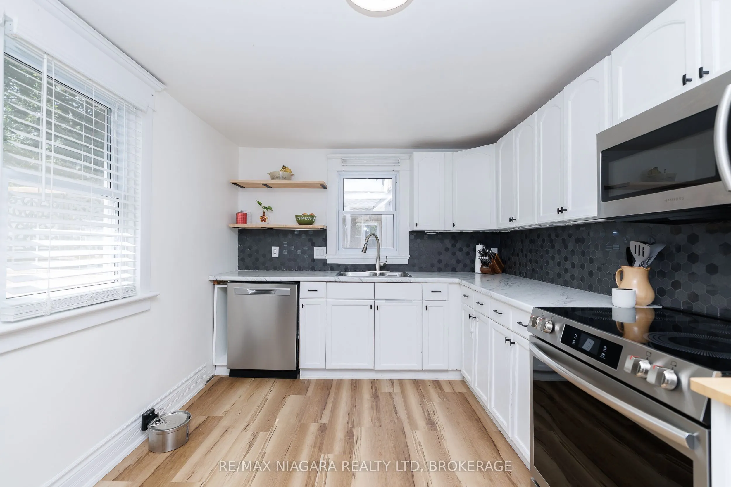 164 Kent Street