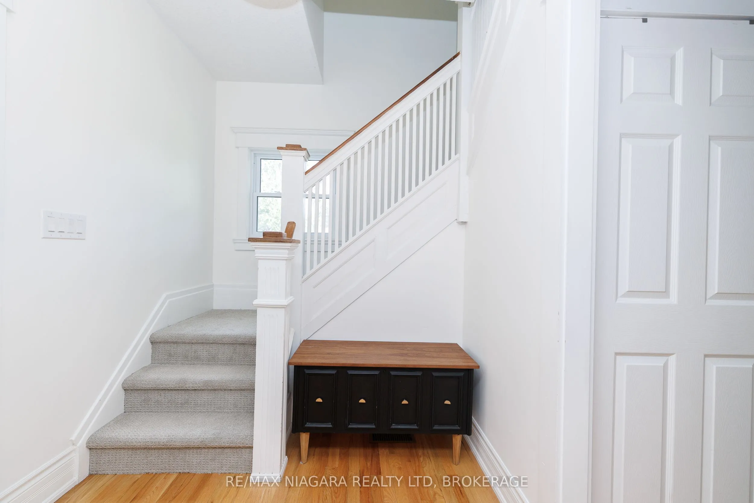 164 Kent Street