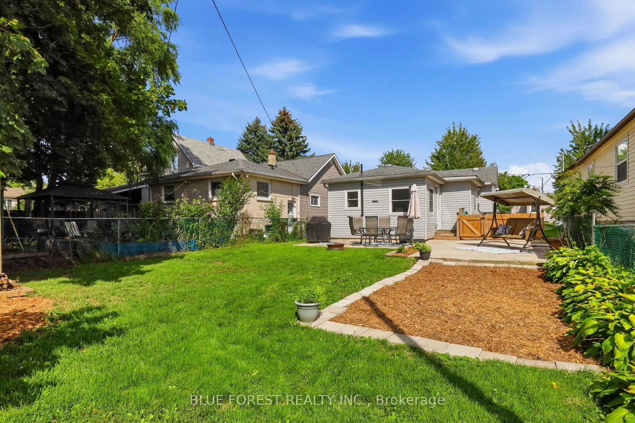 35 Mackay Avenue