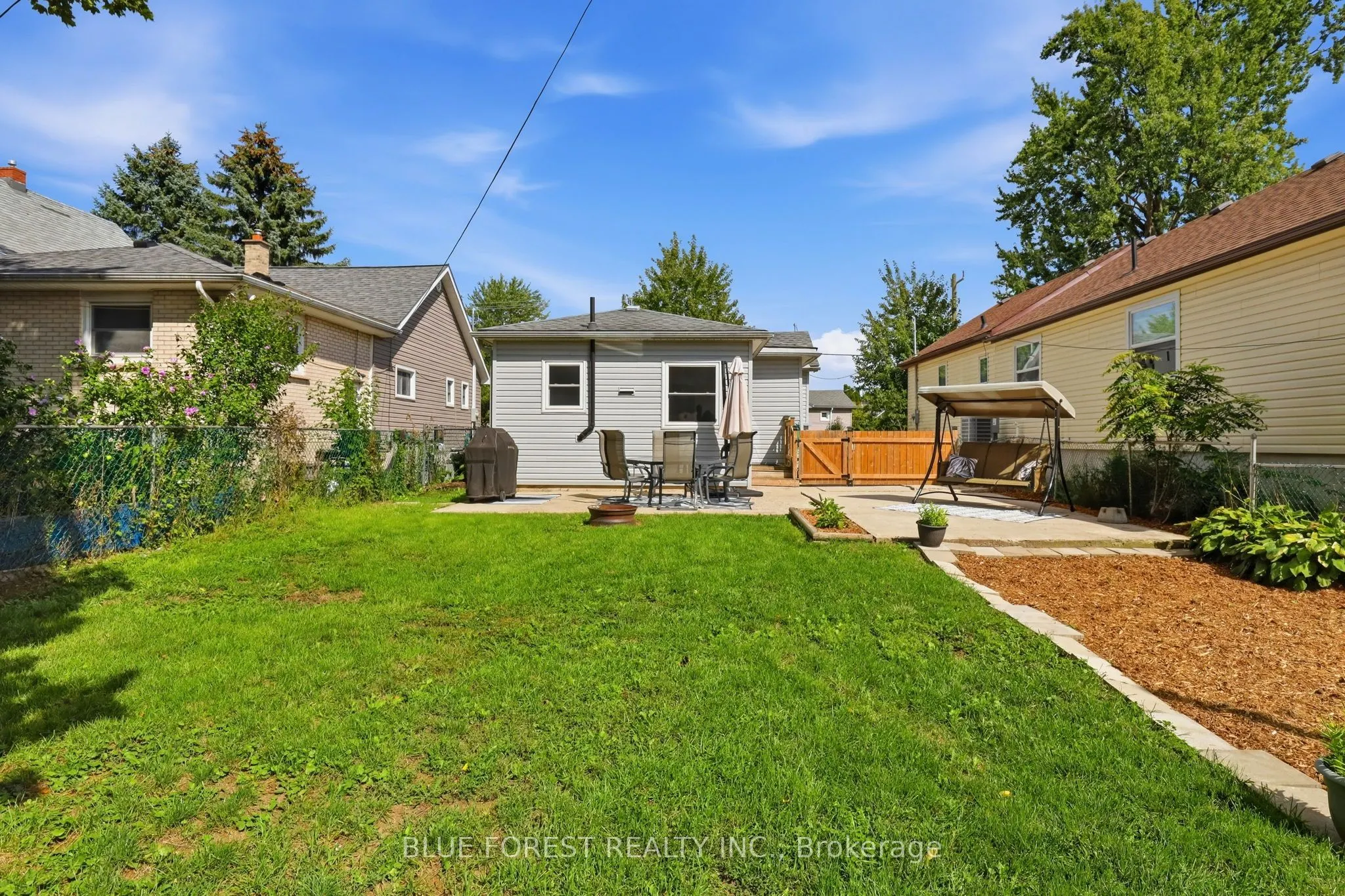 35 Mackay Avenue