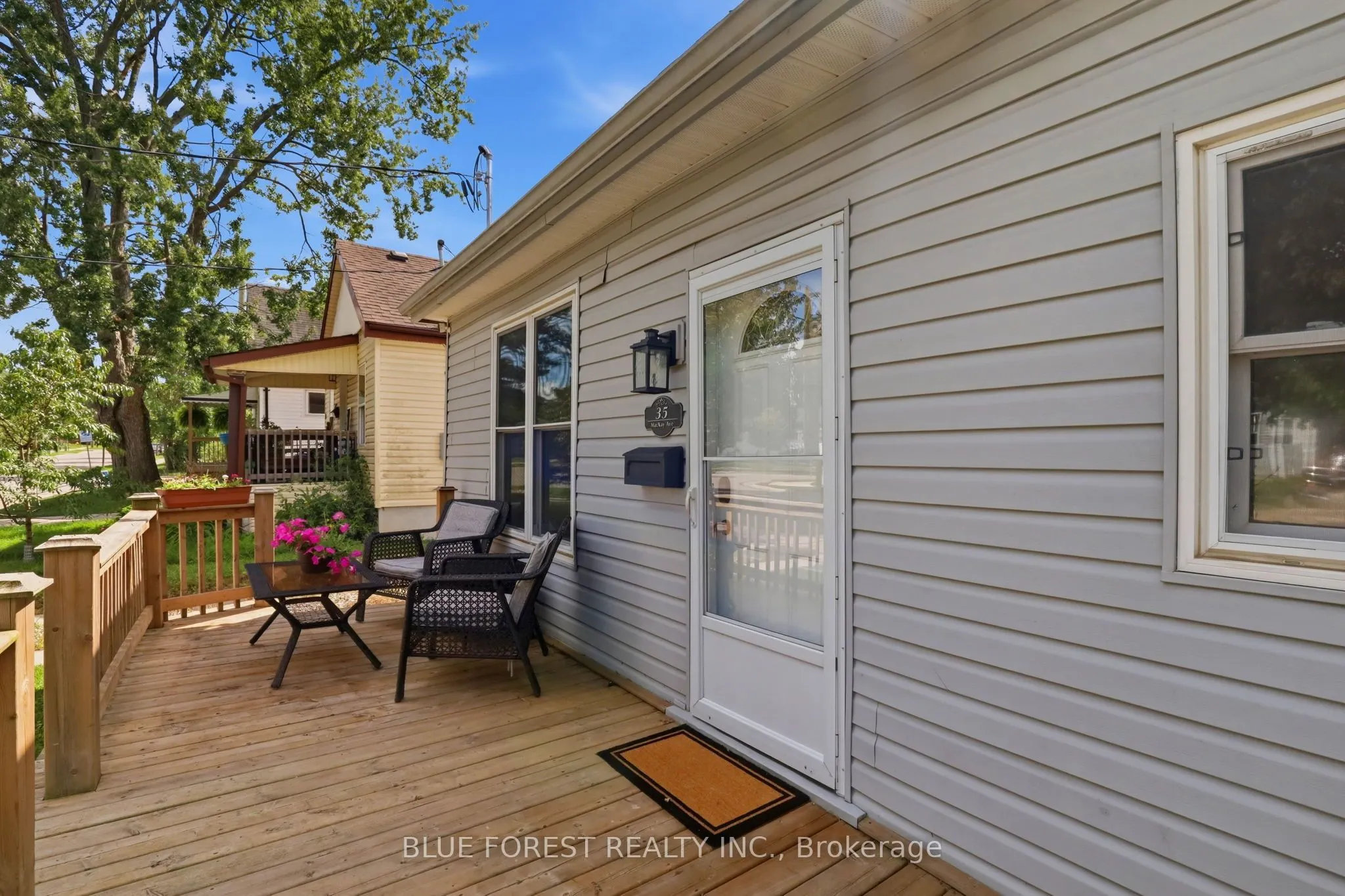 35 Mackay Avenue